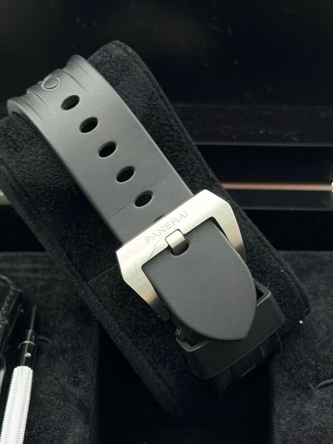 Panerai pam00233 detail 8