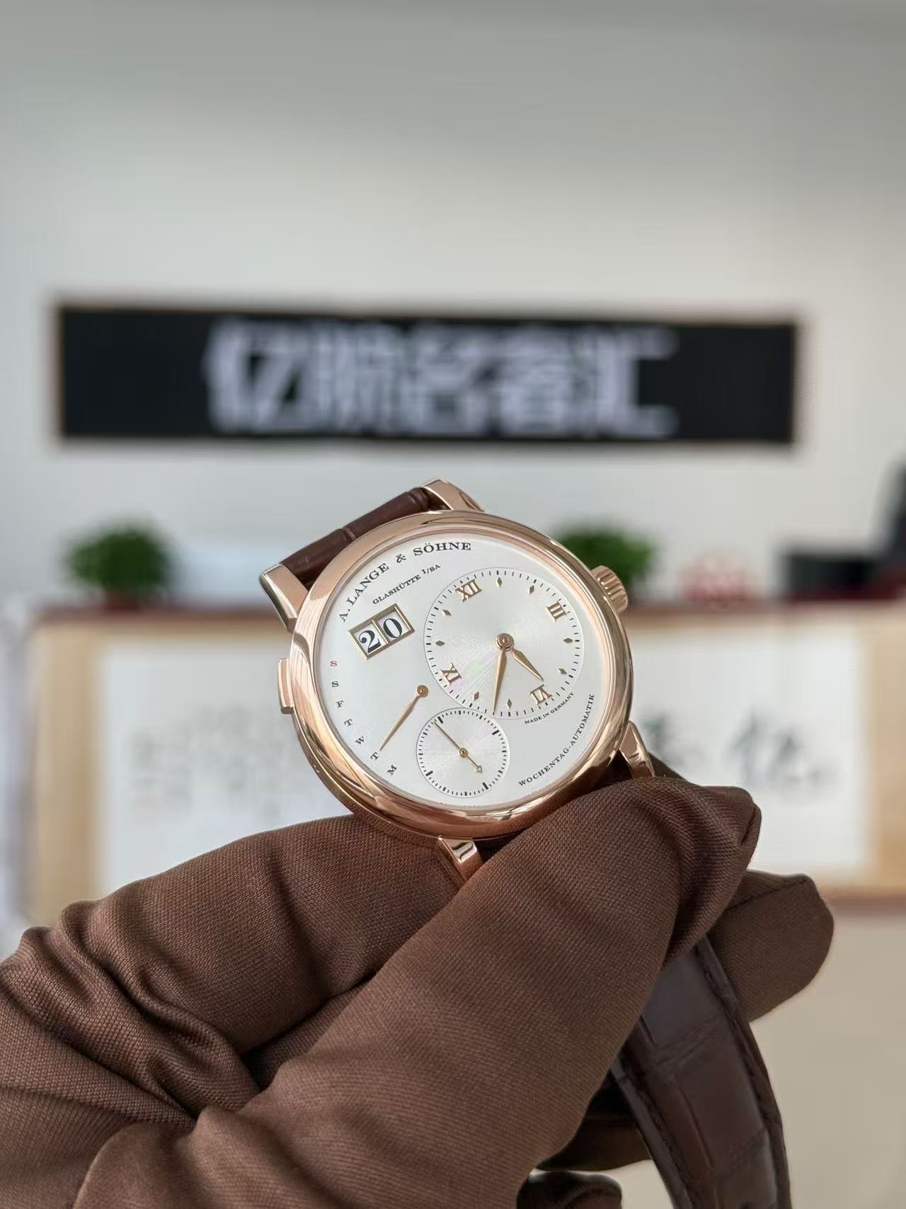 A. Lange & S&ouml;hne 320.032 detail 6