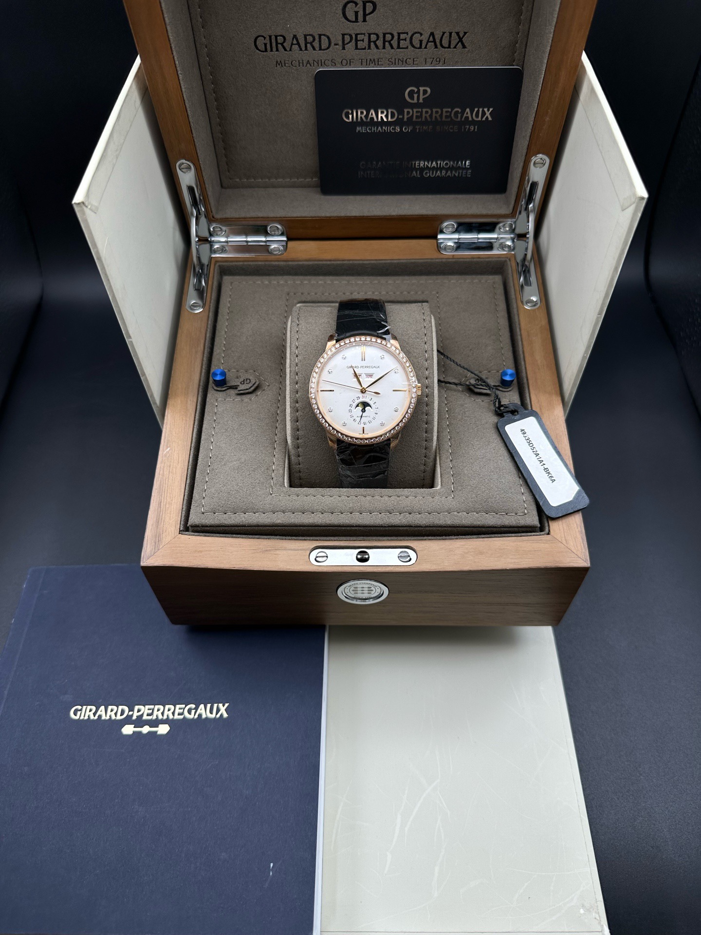 Girard Perregaux 49535D52A1A1-BK6A detail 8