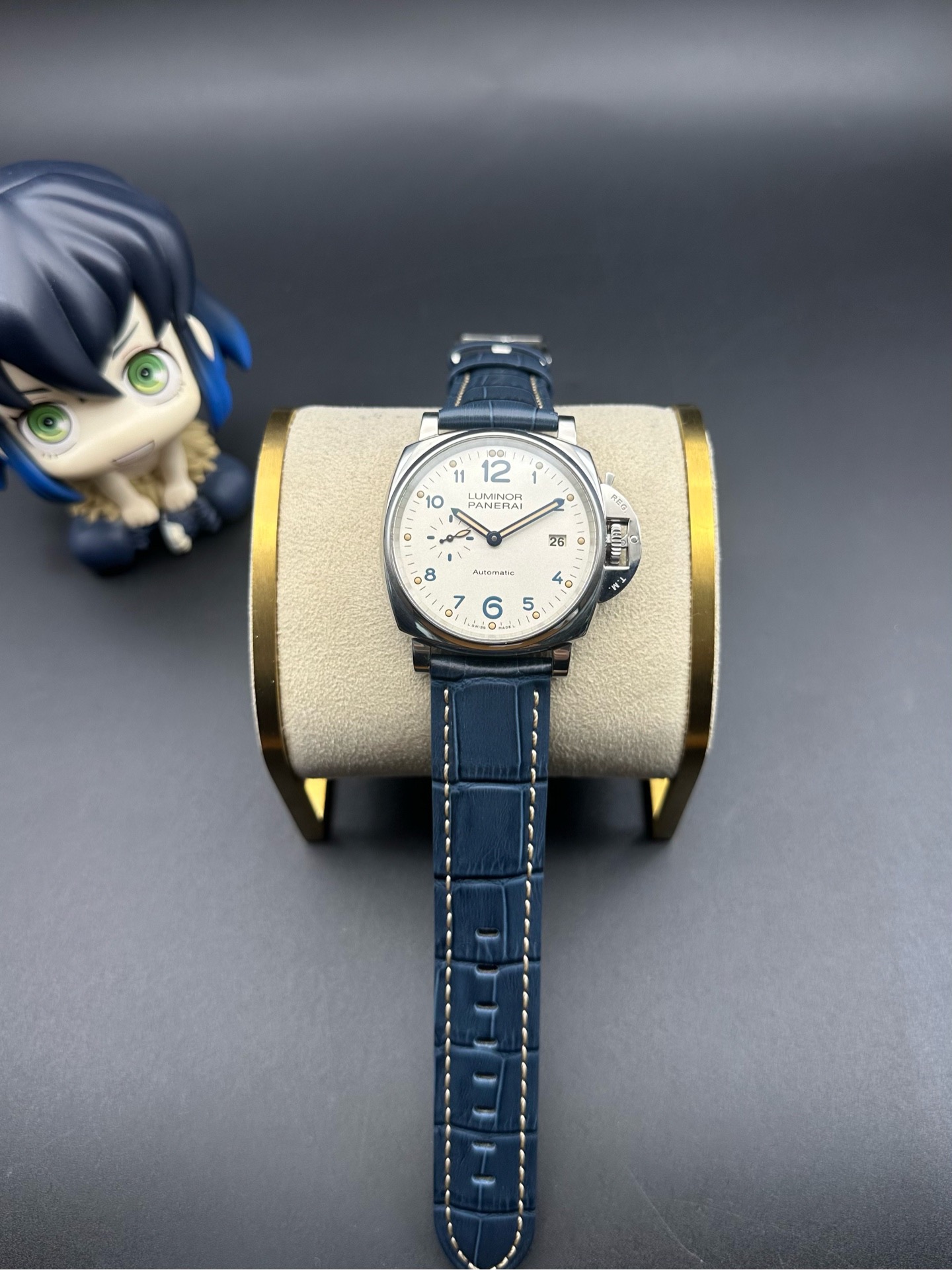Panerai PAM00906 detail 2