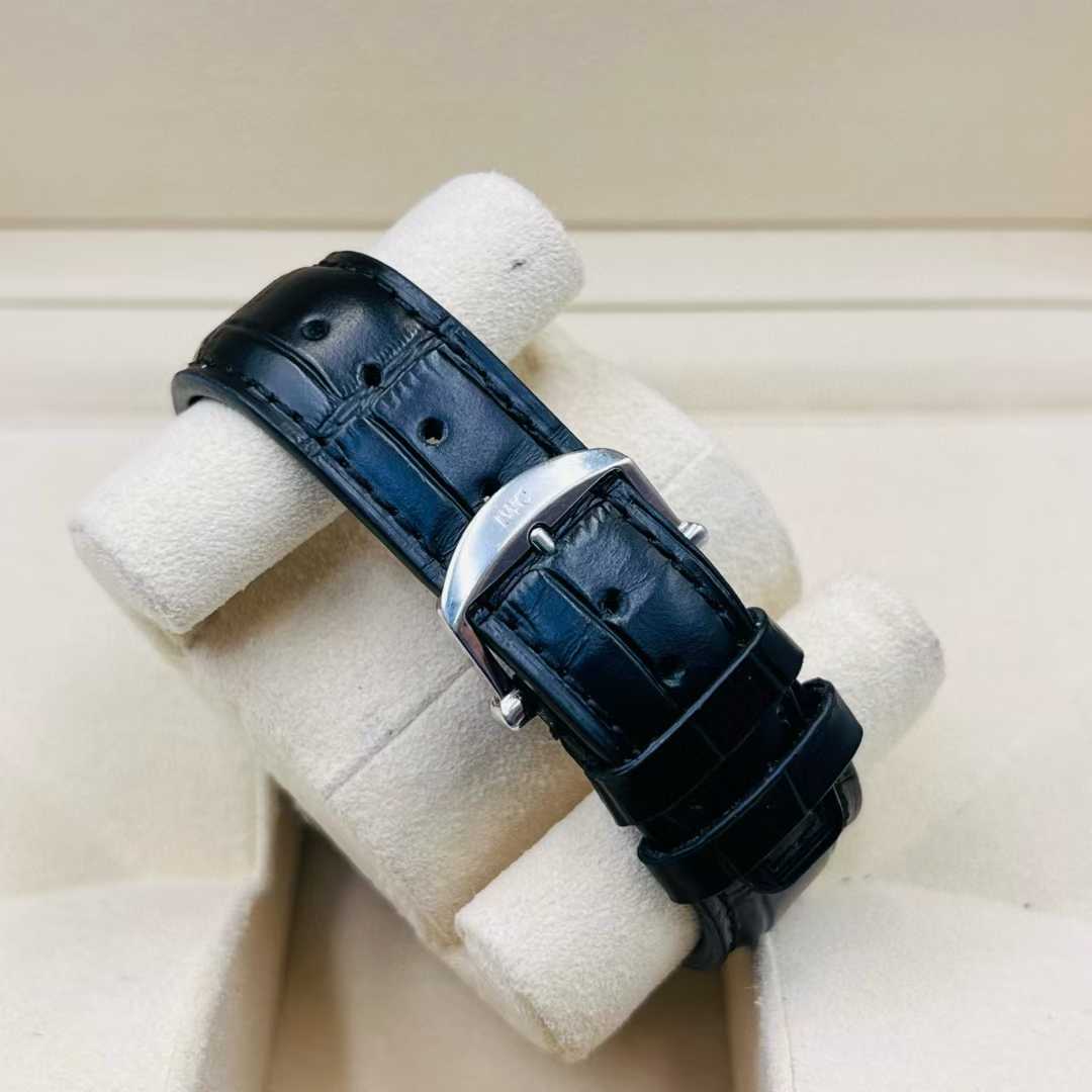 IWC 391008 detail 4