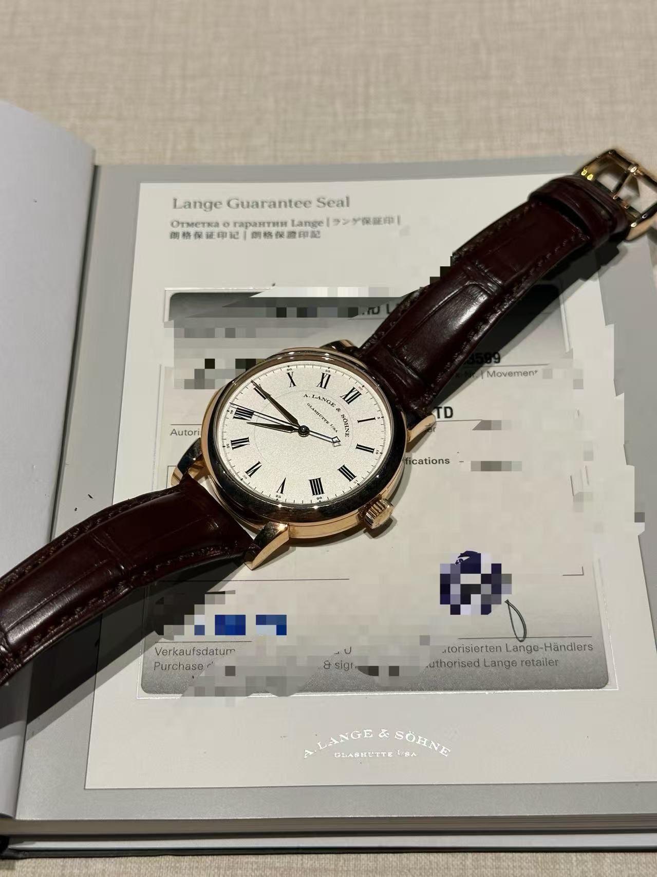 A. Lange & S&ouml;hne 232.032 detail 1