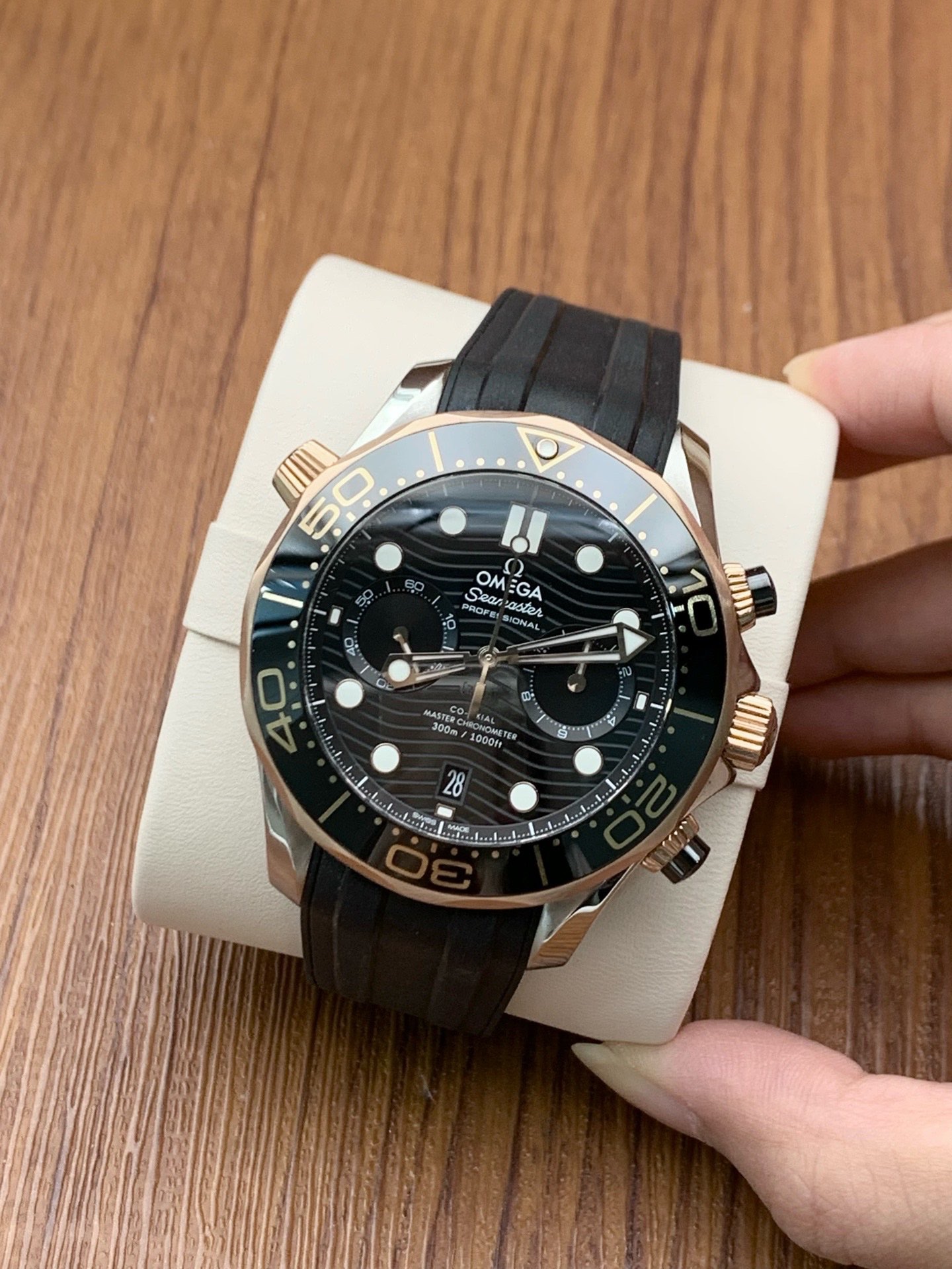 Omega 210.22.44.51.01.001