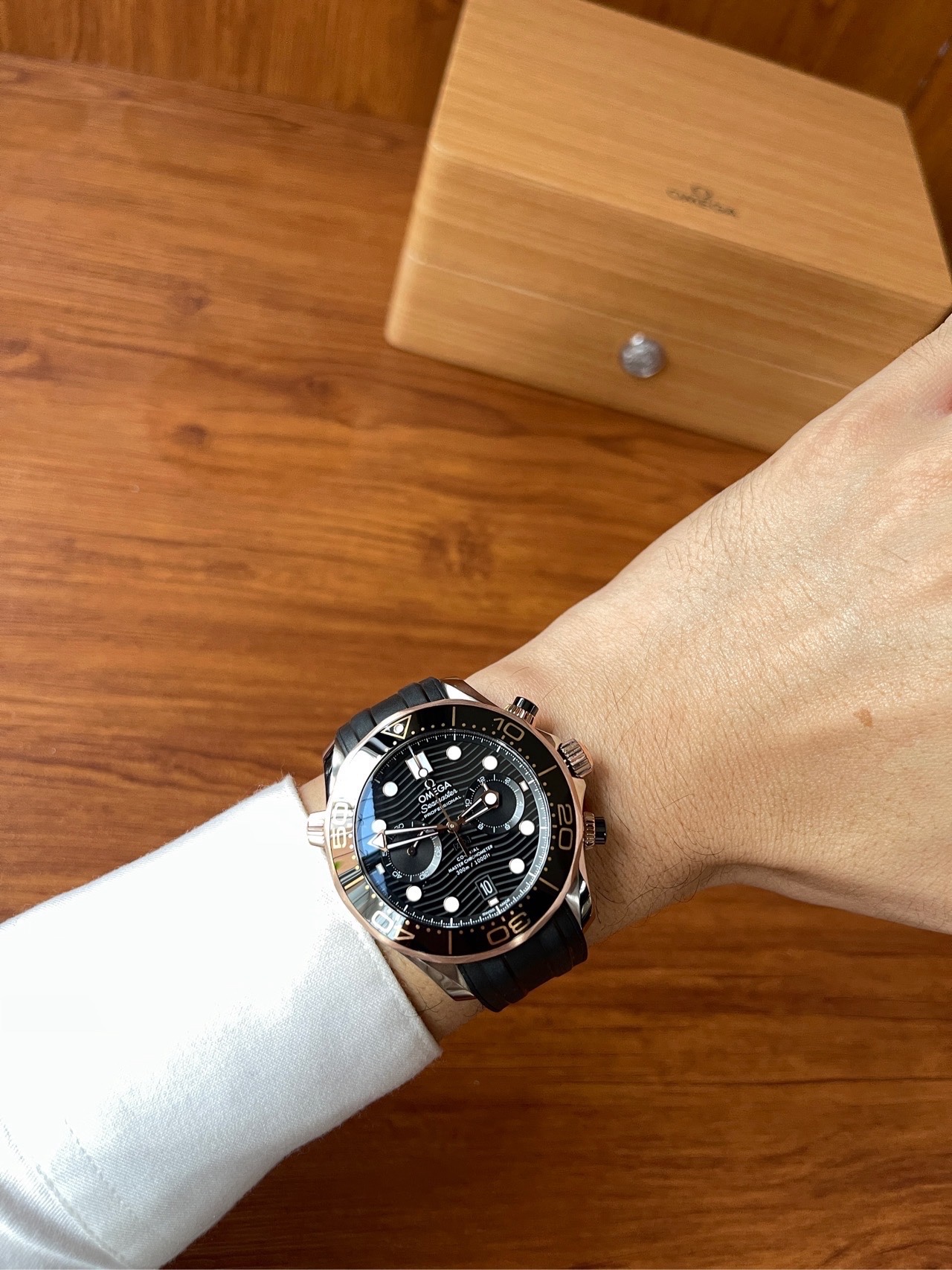 Omega 210.22.44.51.01.001 detail 4