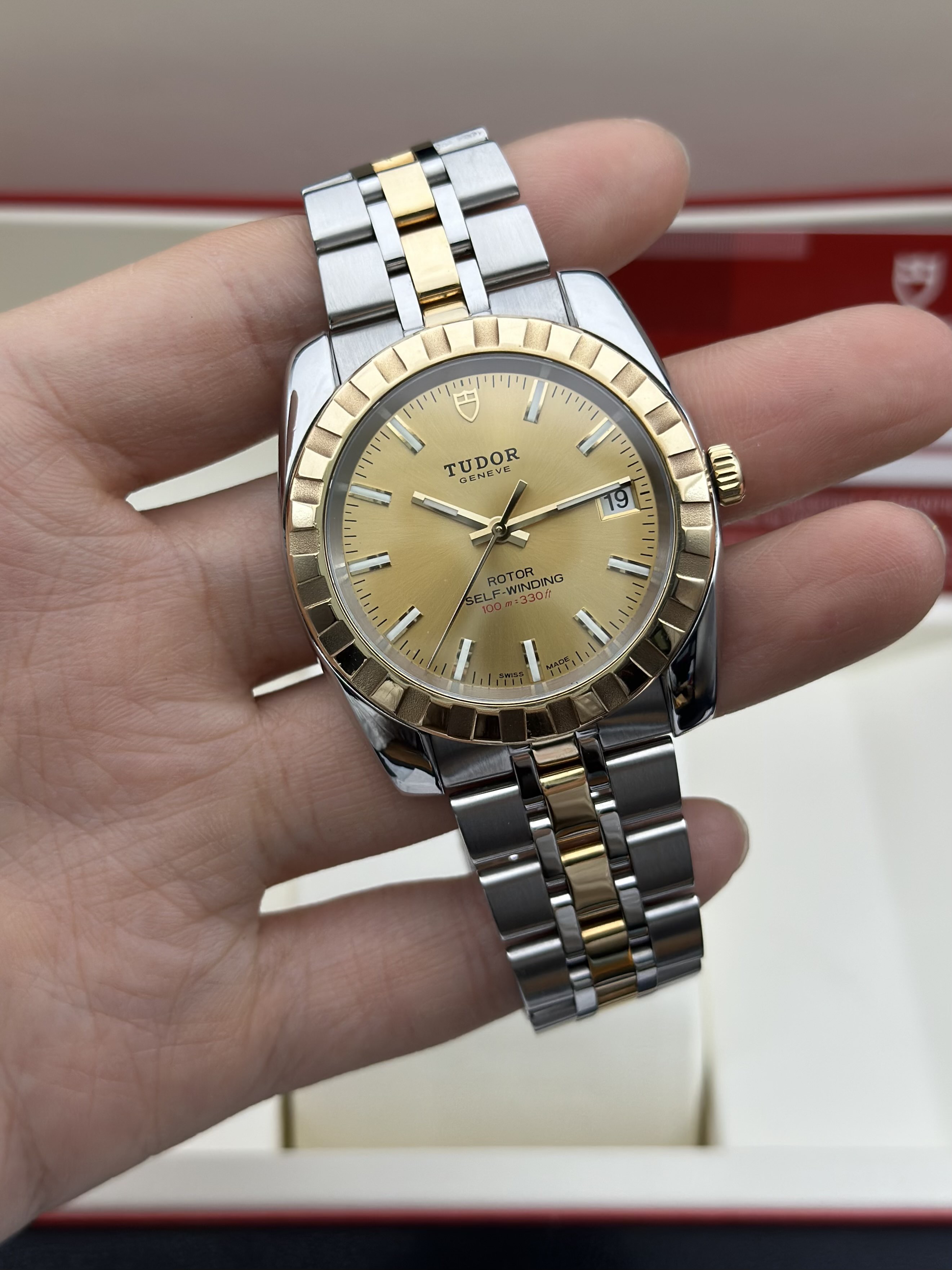 Tudor M21013-0002 detail 1
