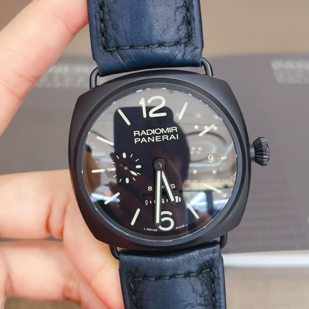Panerai PAM00384 detail 1