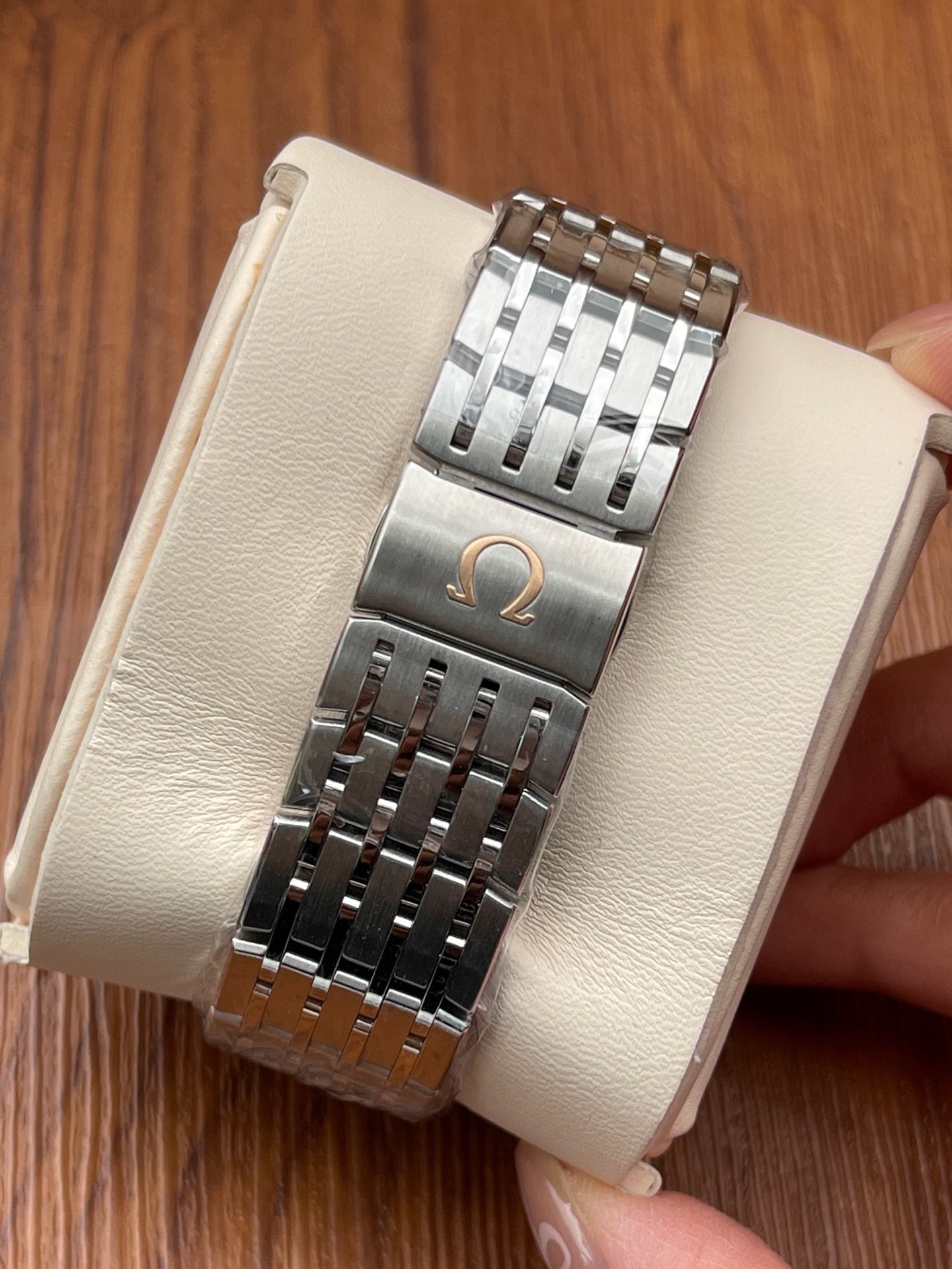 Omega 4550.50.00 detail 3