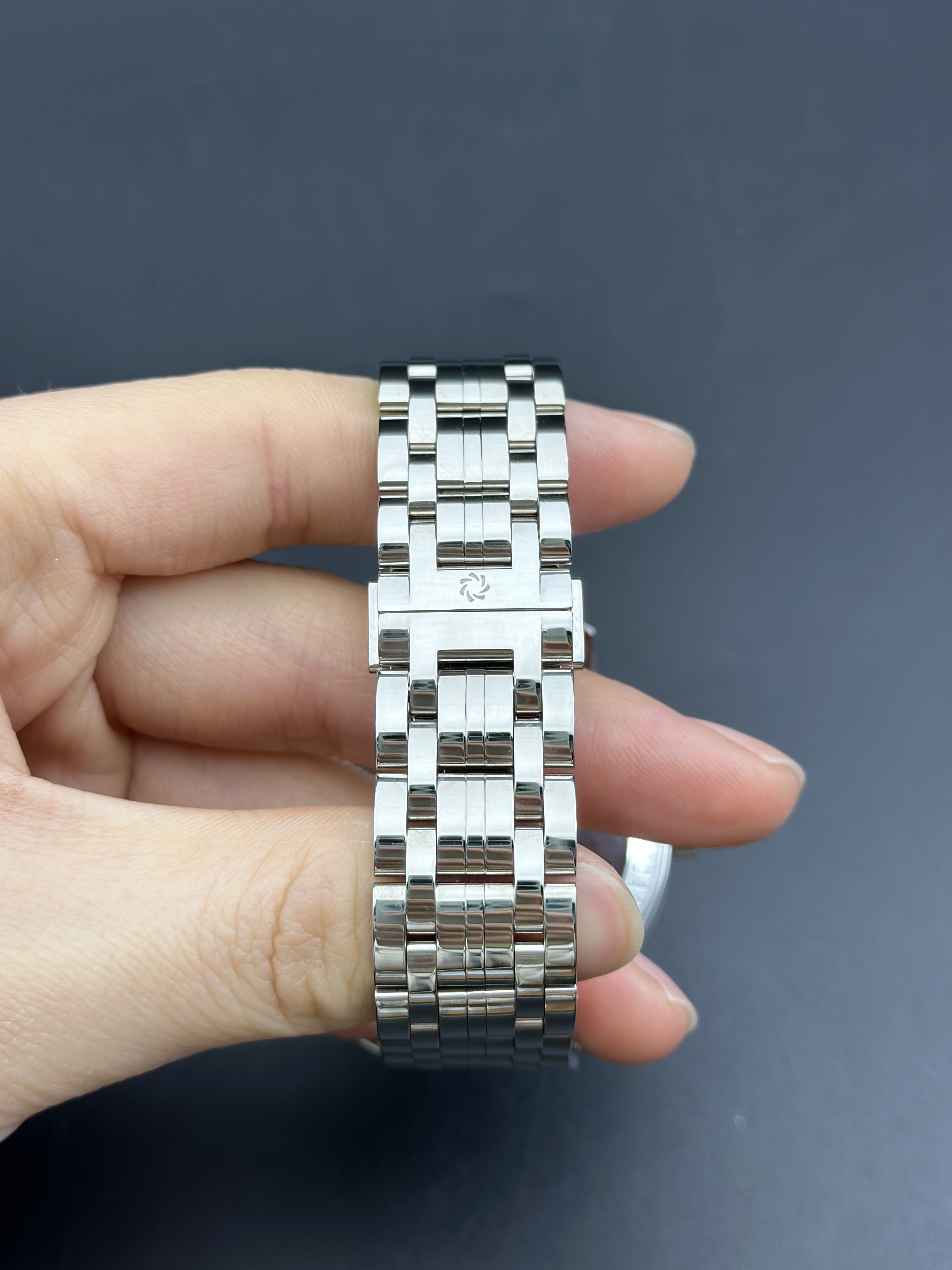 Carl F. Bucherer 00.10321.08.21.21 detail 4