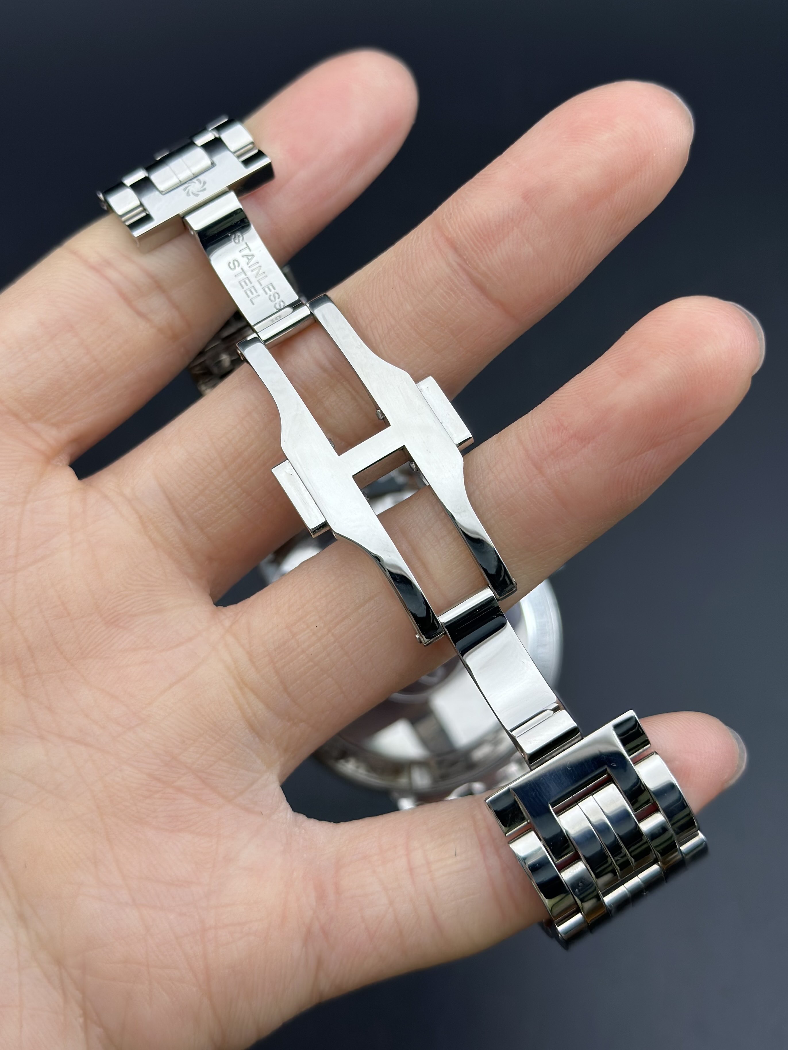Carl F. Bucherer 00.10321.08.21.21 detail 6