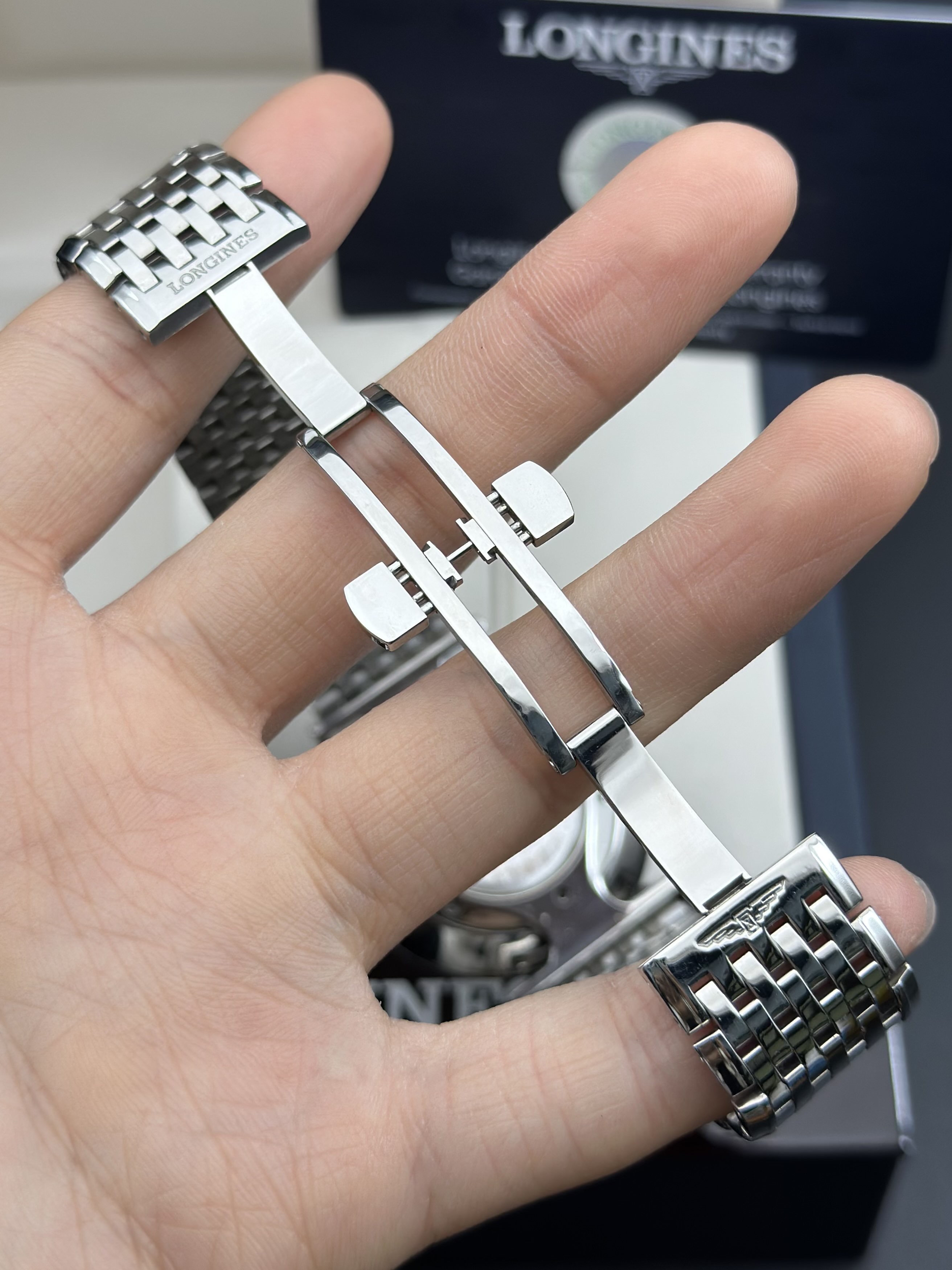 Longines L4.908.4.11.6 detail 4