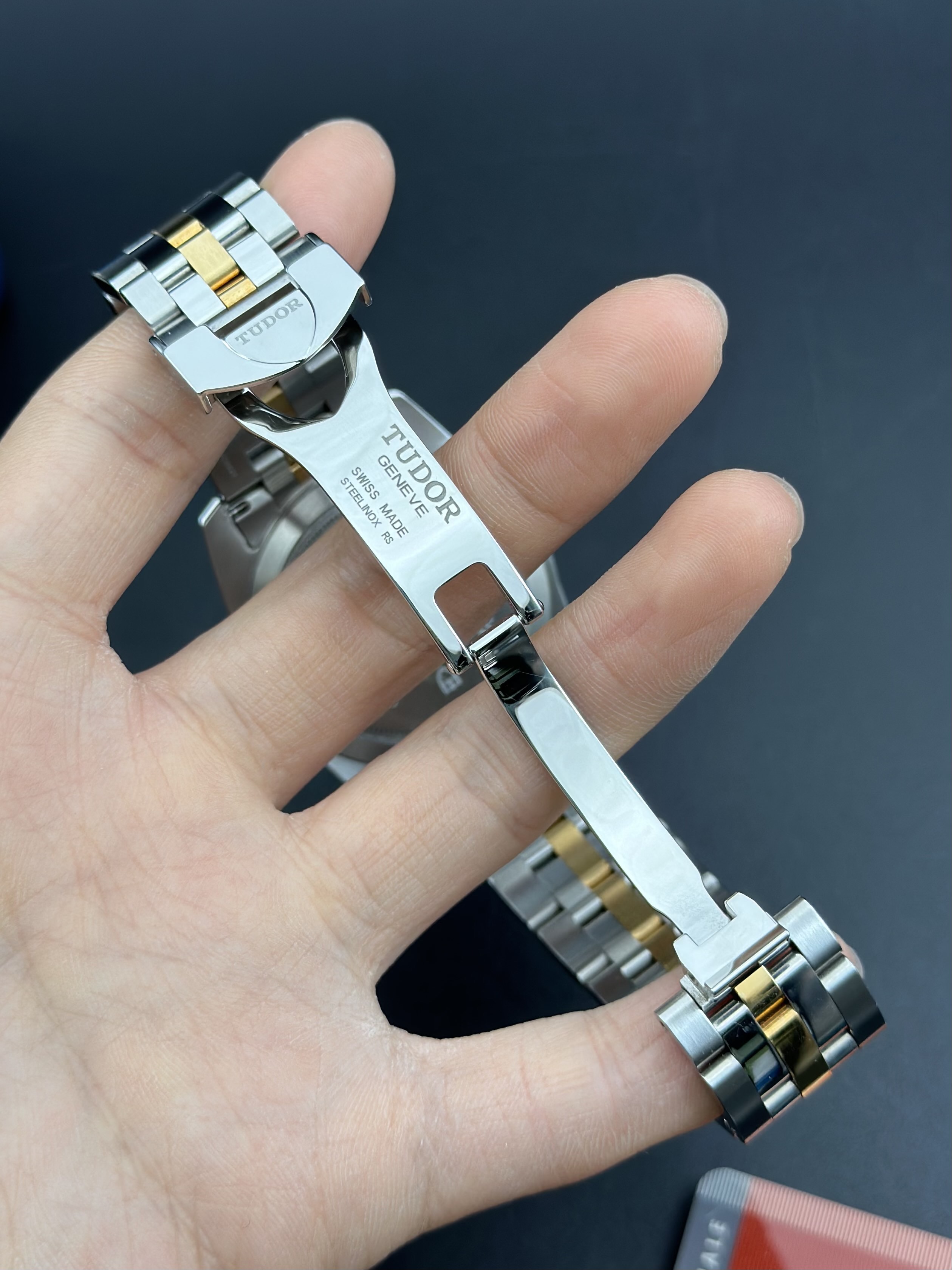 Tudor M56003-0007 detail 4