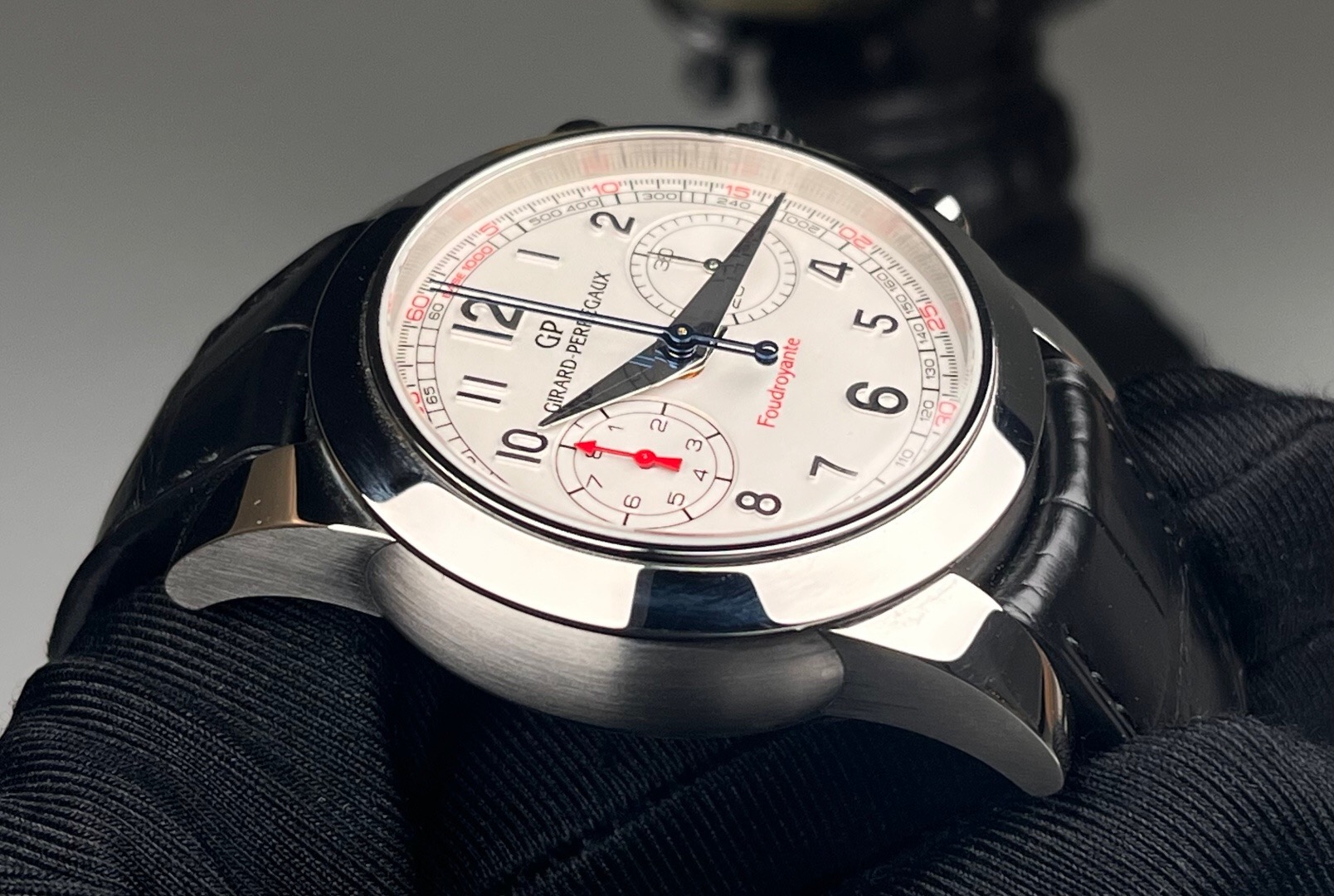 Girard Perregaux 90240-11-811-BA6A detail 2