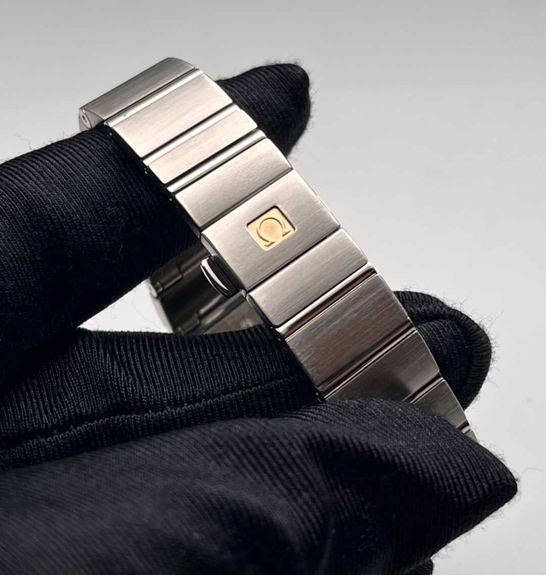 Omega 123.10.27.60.55.003 detail 5
