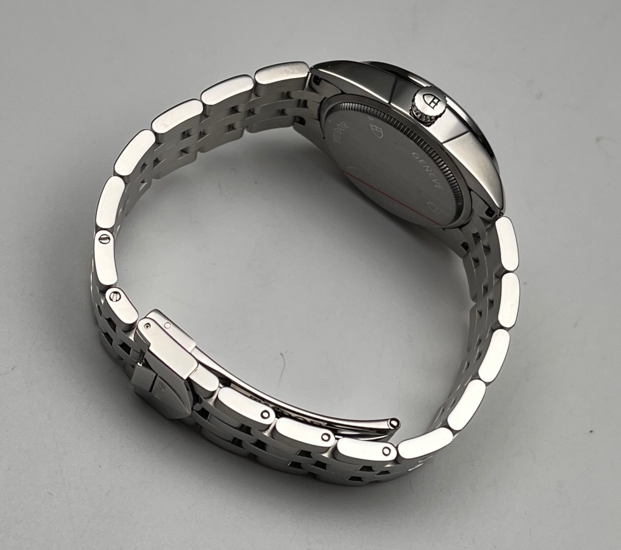 Tudor M53000-0002 detail 5