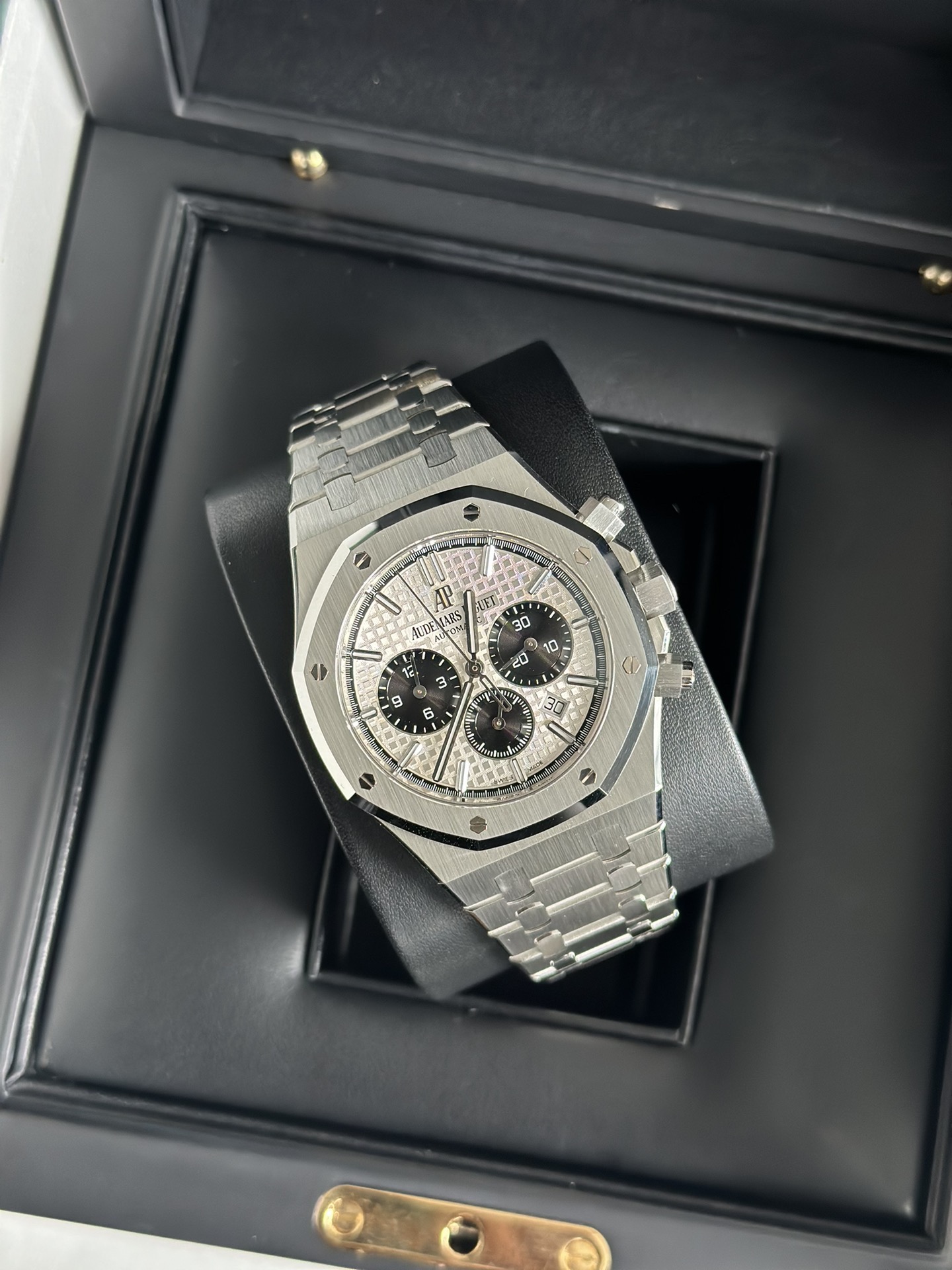 Audemars Piguet 26331ST.OO.1220ST.03 detail 1