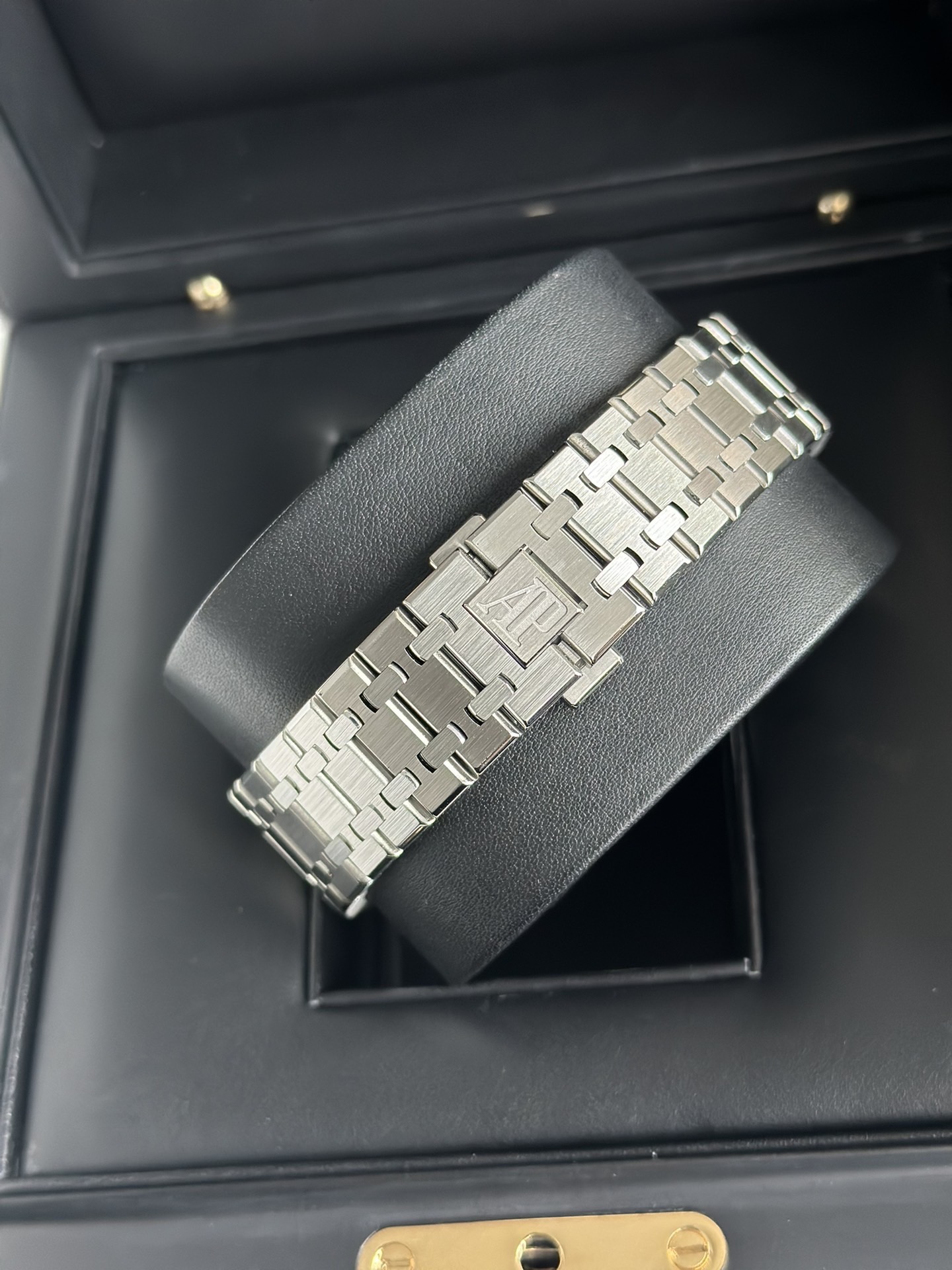 Audemars Piguet 26331ST.OO.1220ST.03 detail 3