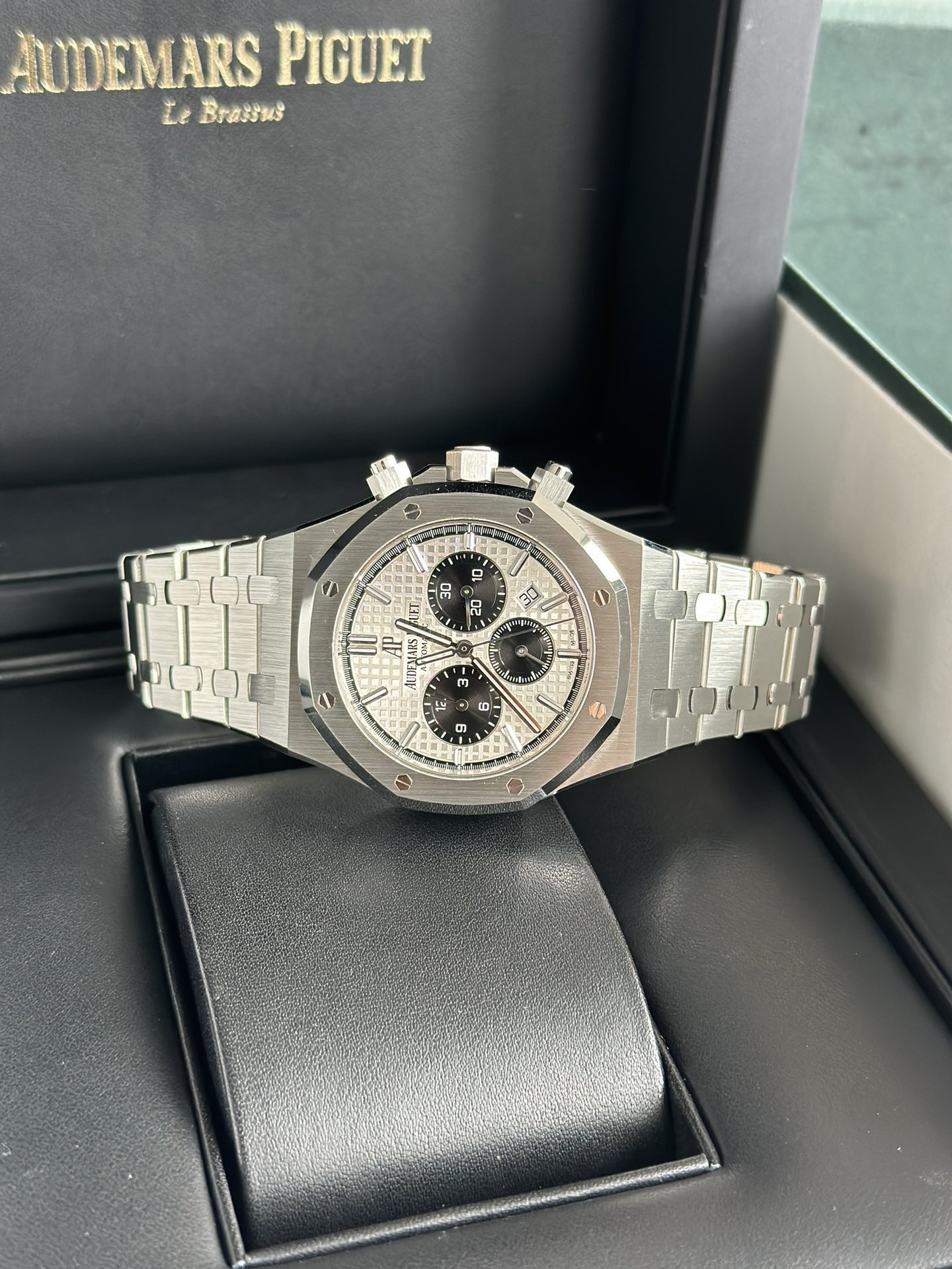 Audemars Piguet 26331ST.OO.1220ST.03 detail 2