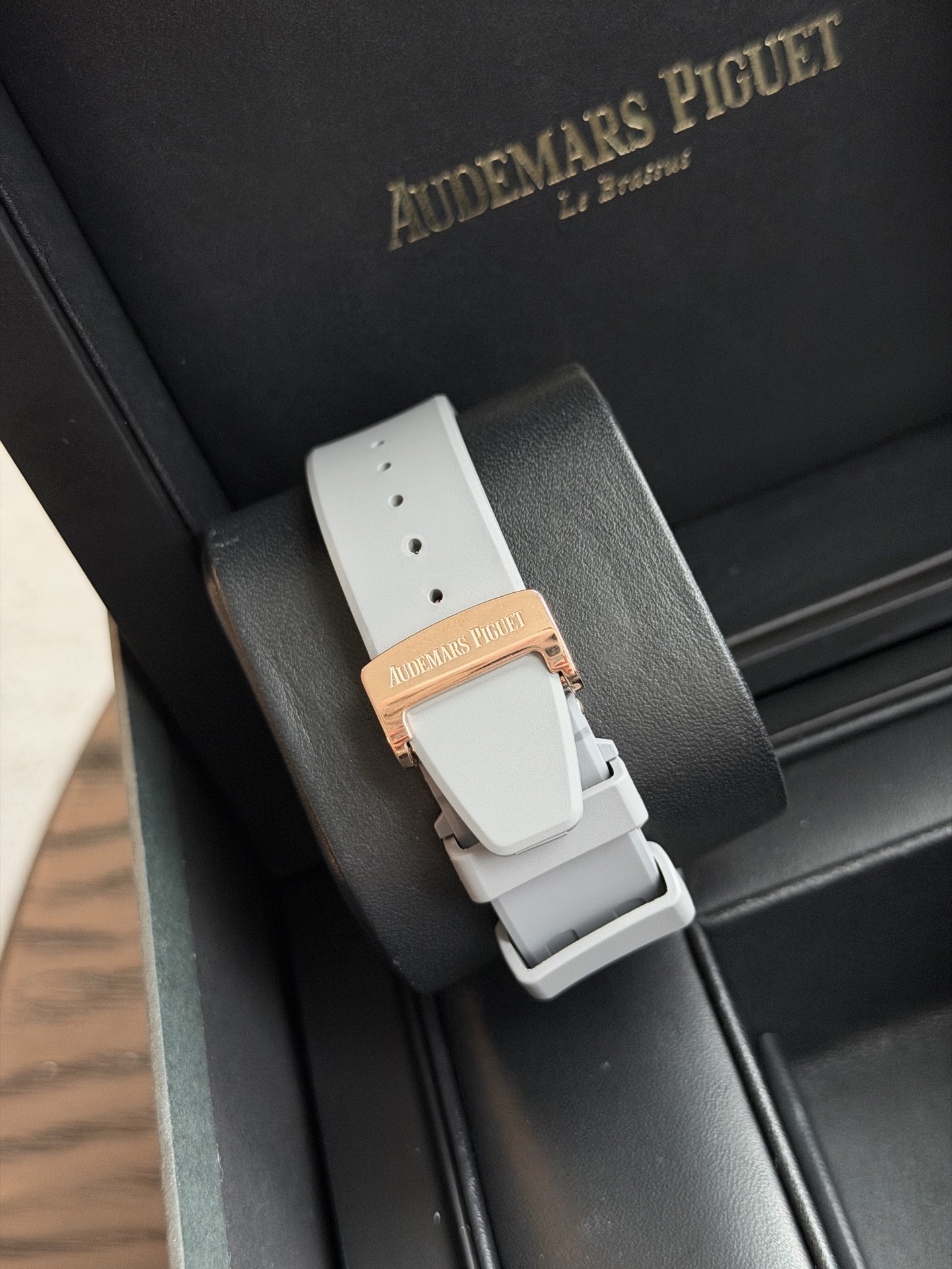 Audemars Piguet 26231OR.ZZ.D003CA.01 detail 3