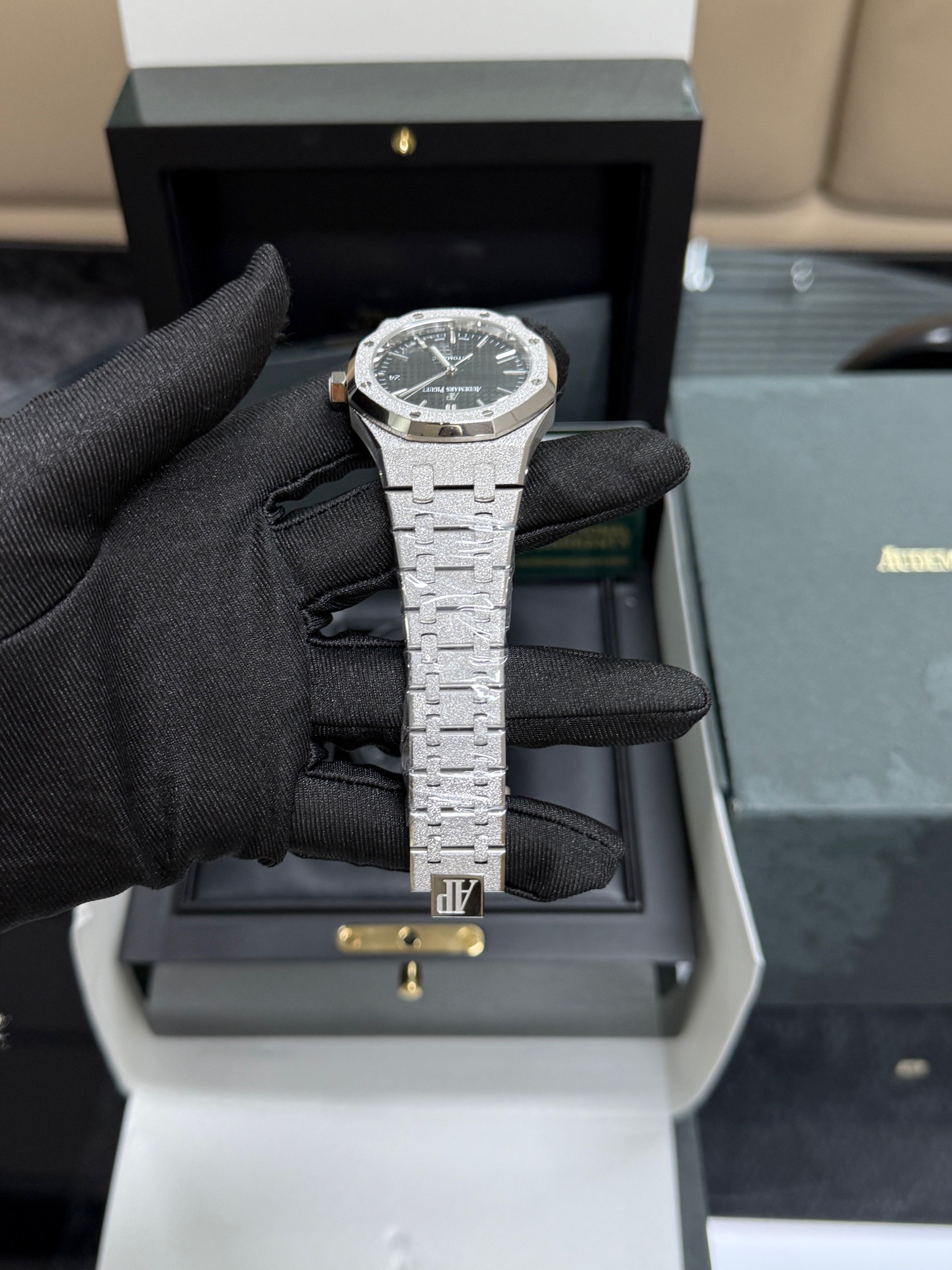 Audemars Piguet 15454BC.GG.1259BC.03 detail 3