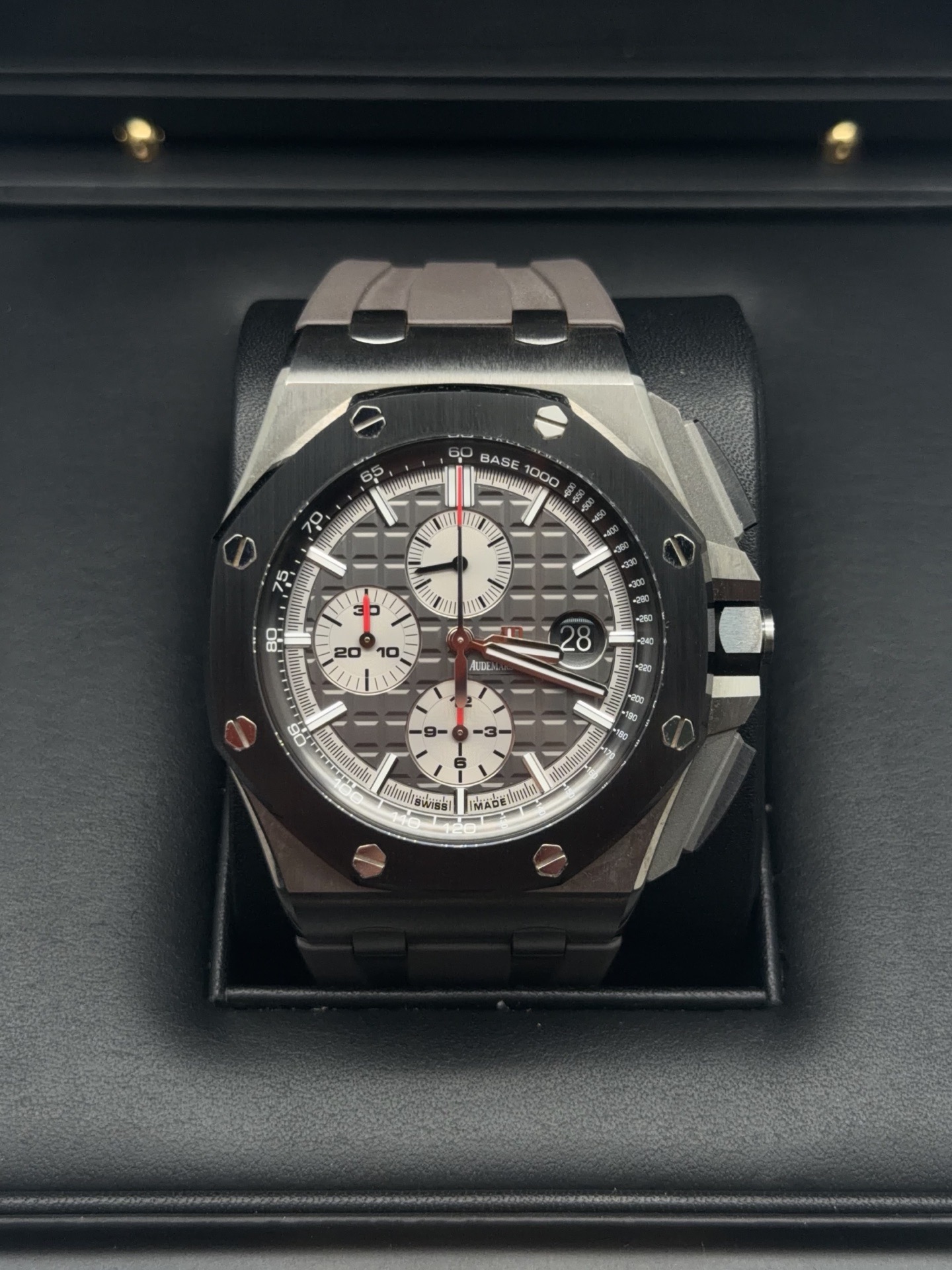 Audemars Piguet 26400IO.OO.A004CA.01 detail 1
