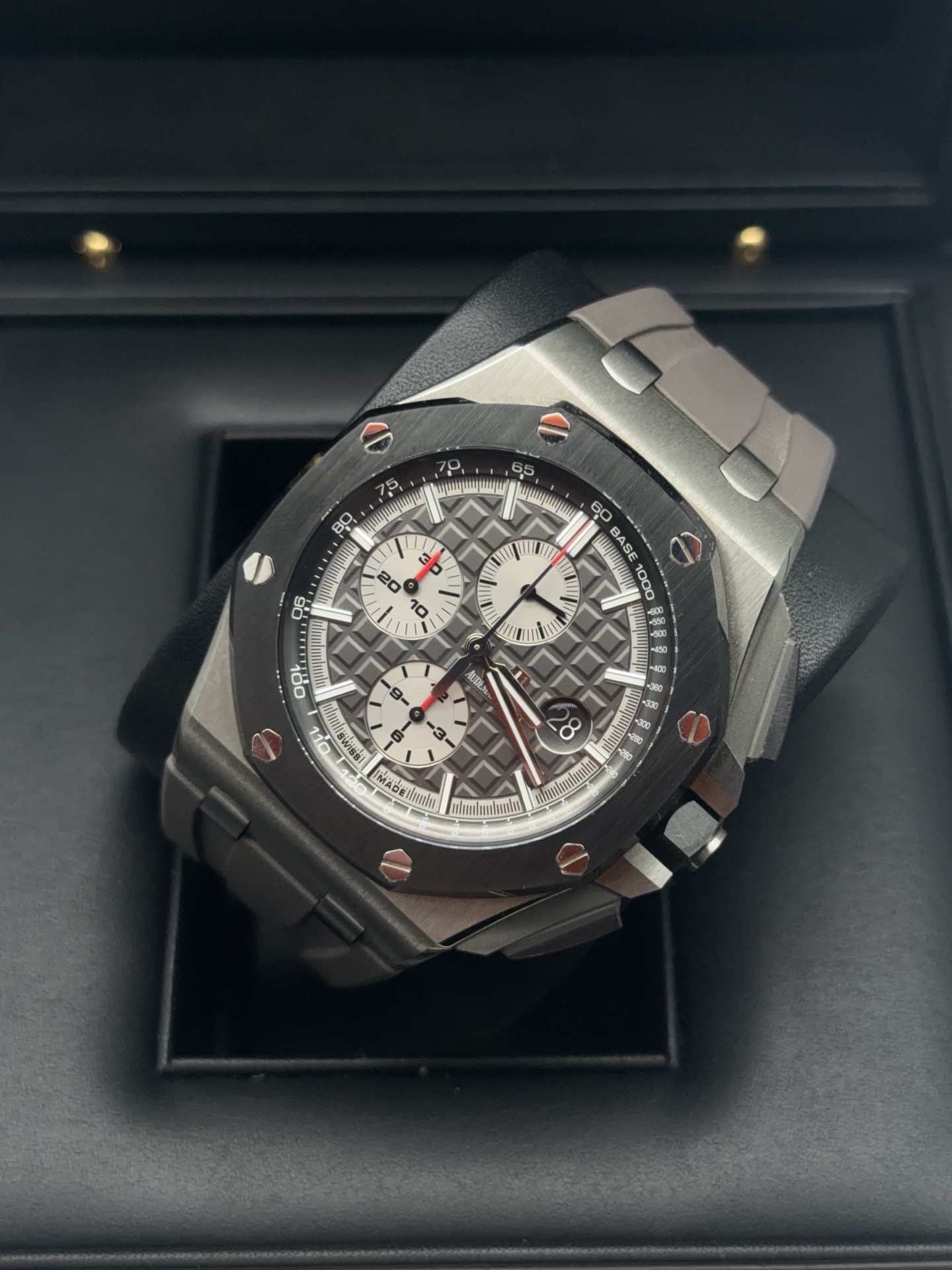 Audemars Piguet 26400IO.OO.A004CA.01 detail 3