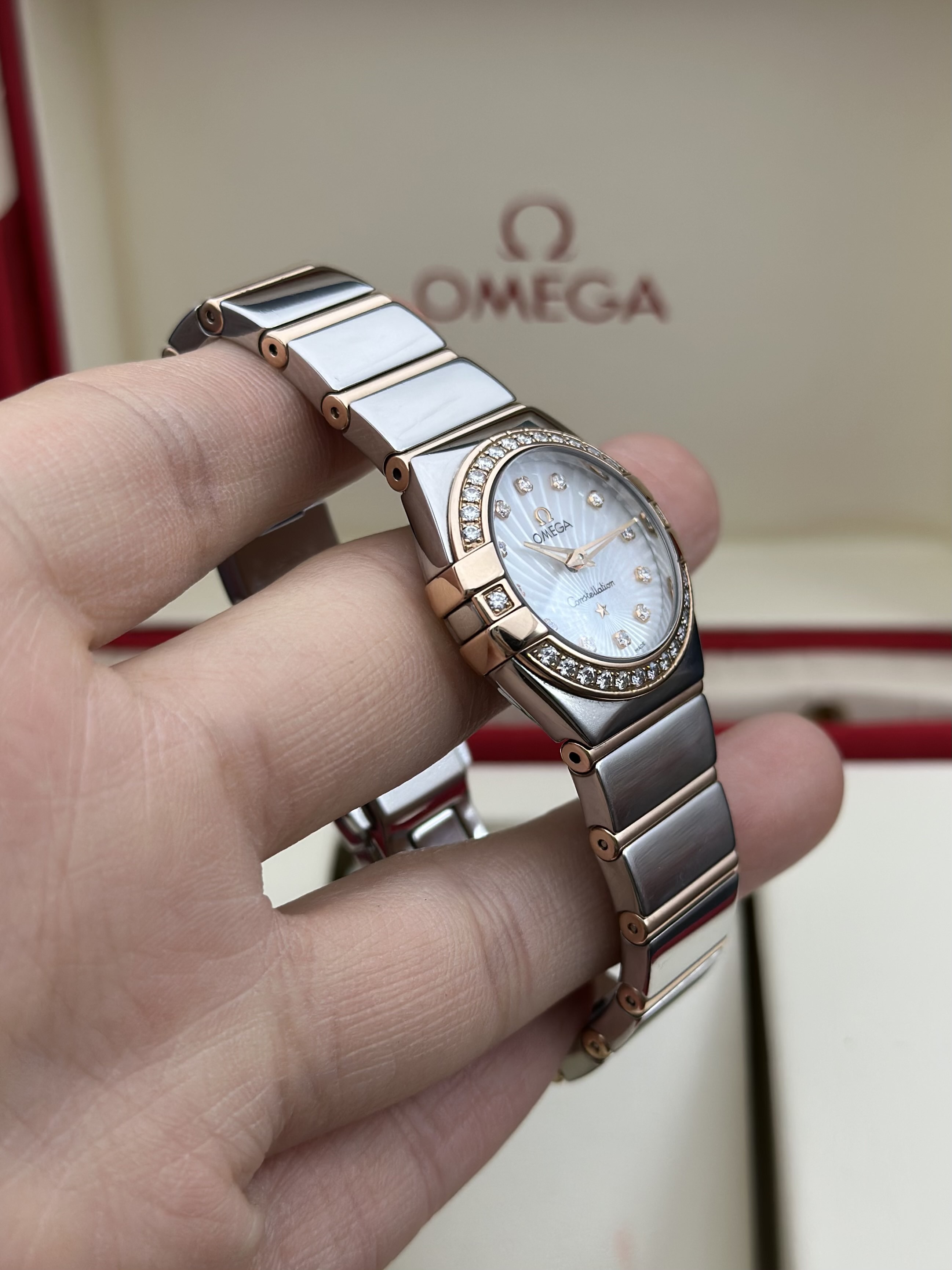 Omega 123.25.24.60.55.006 detail 2