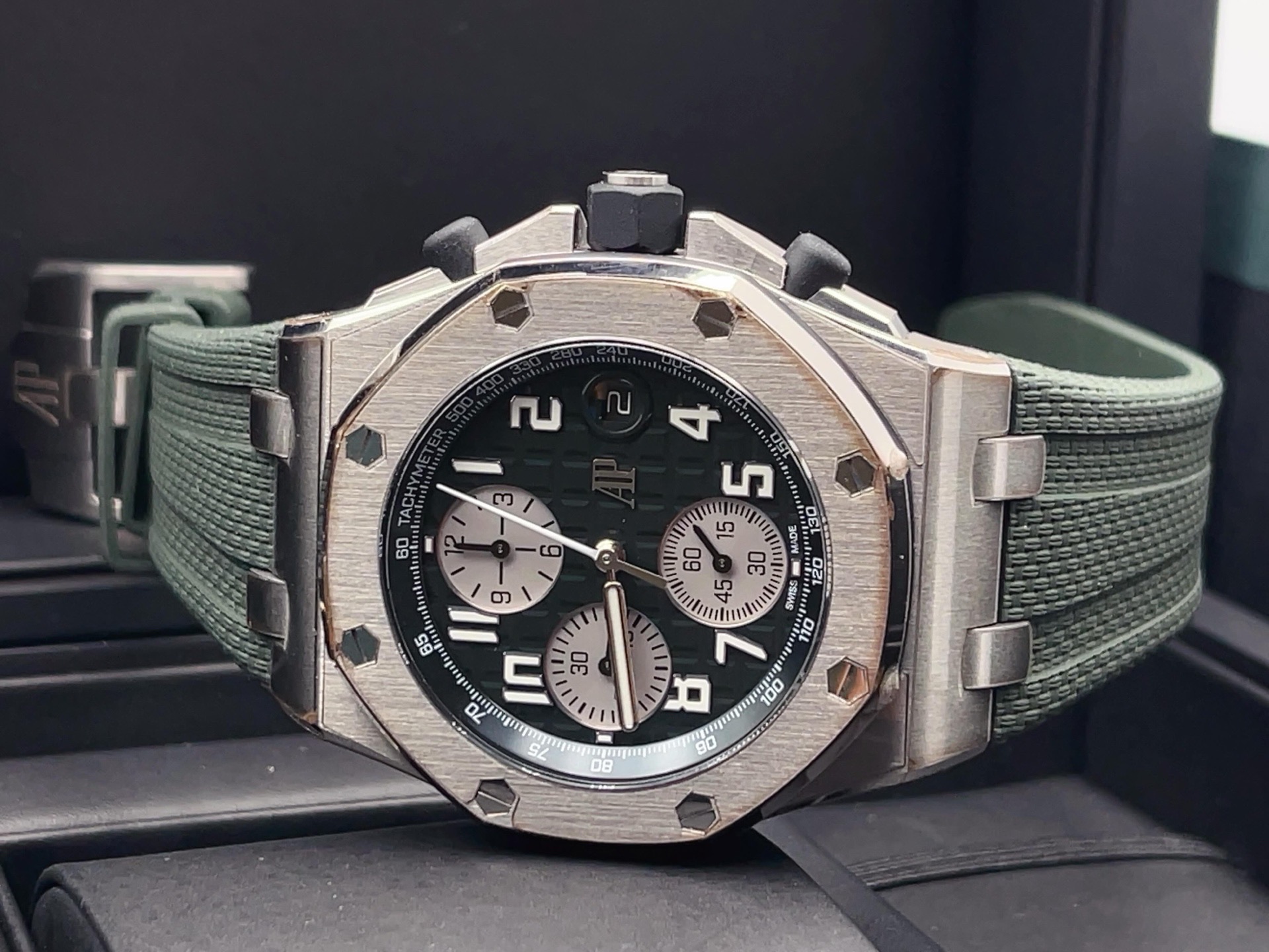 Audemars Piguet 26238TI.OO.A056CA.01 detail 2