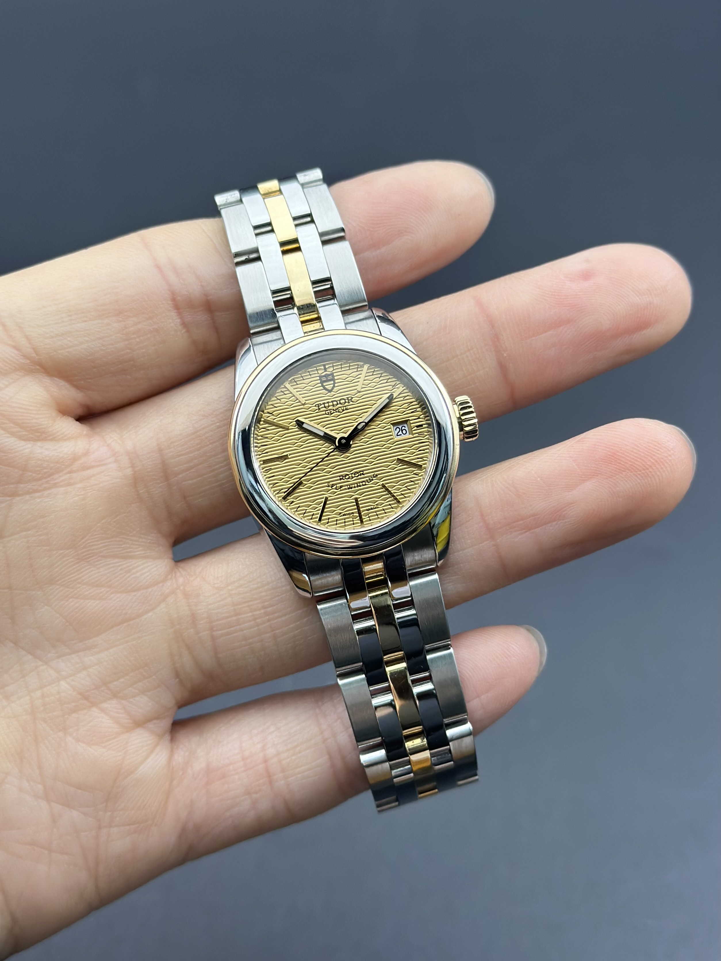 Tudor M51003-0006 detail 1