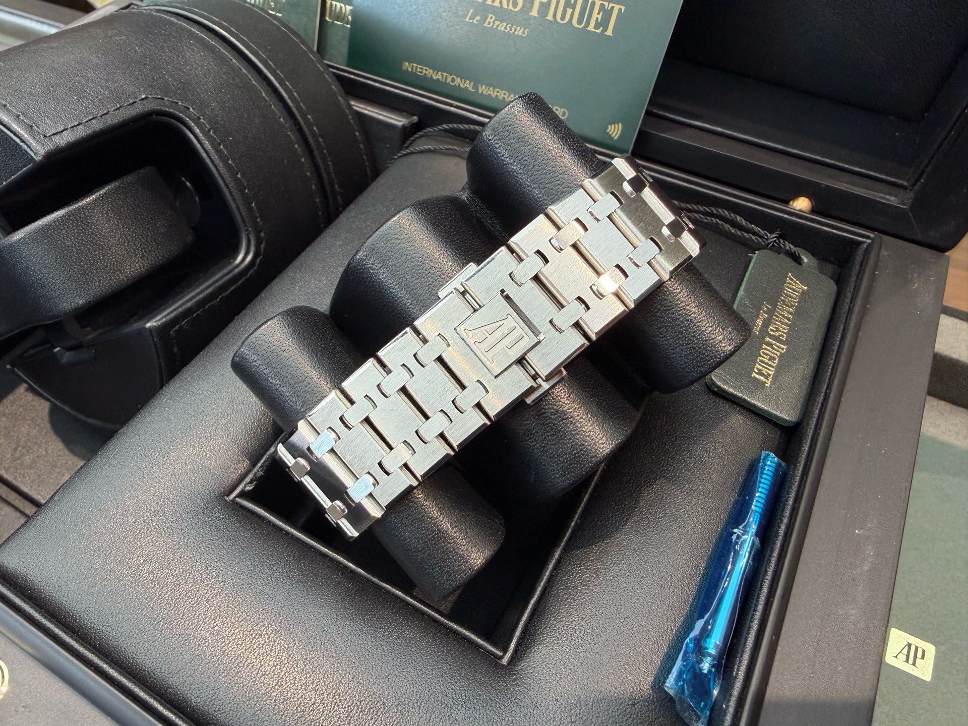 Audemars Piguet 26574ST.OO.1220ST.02 detail 3