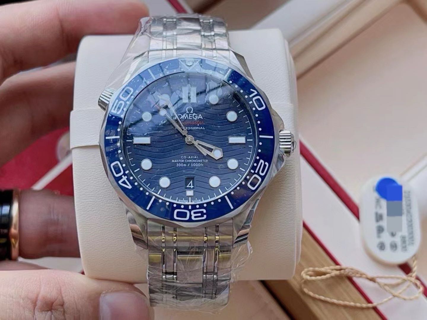 Omega 210.30.42.20.03.001