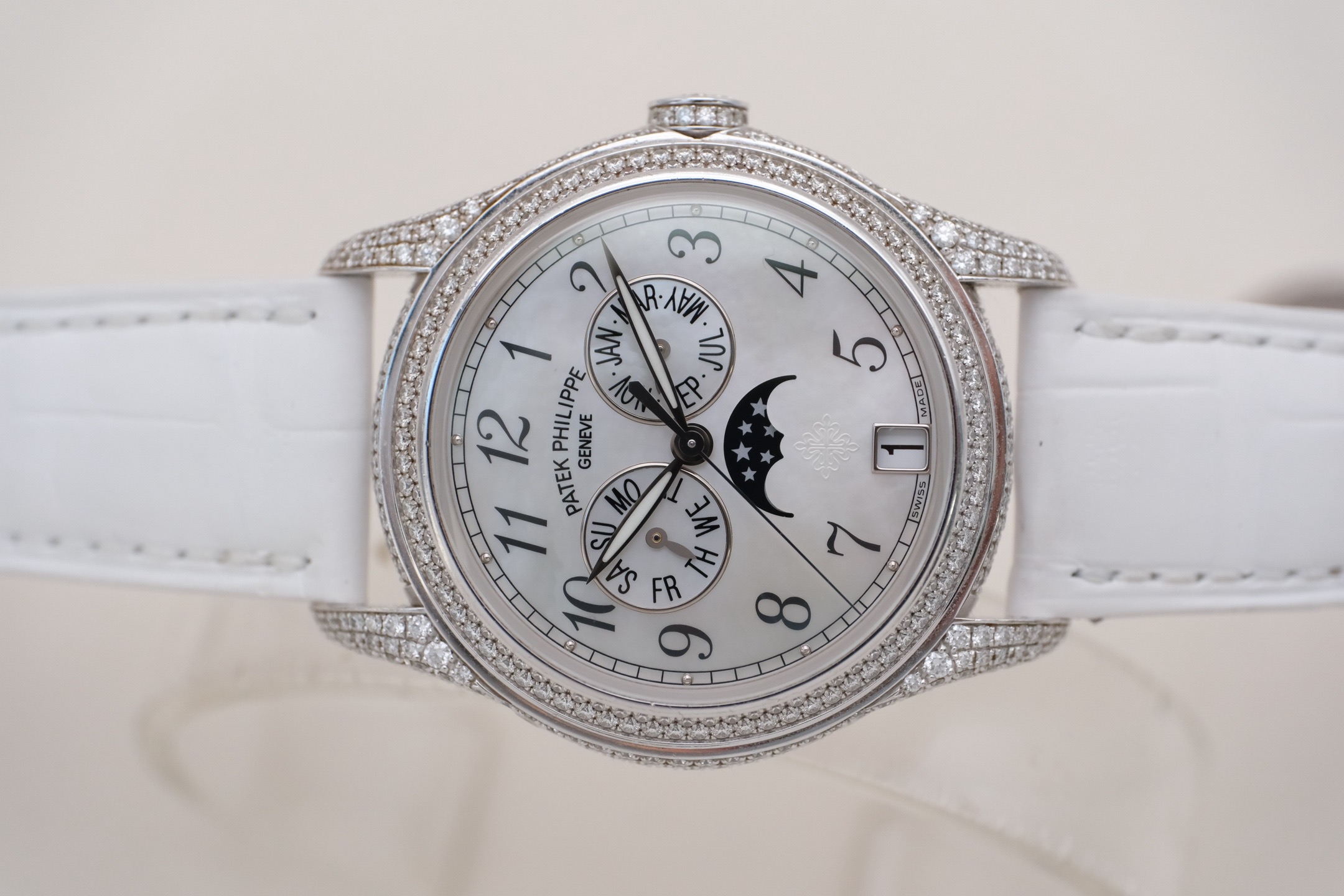 Patek Philippe 4937G-001 detail 3