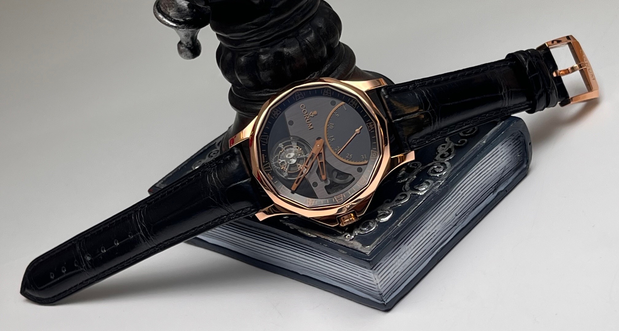 Corum A016 / 02673 detail 3