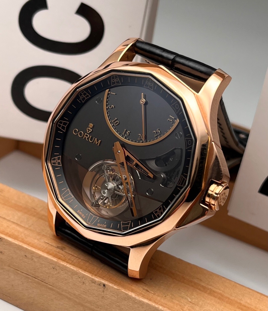 Corum A016 / 02673 detail 1