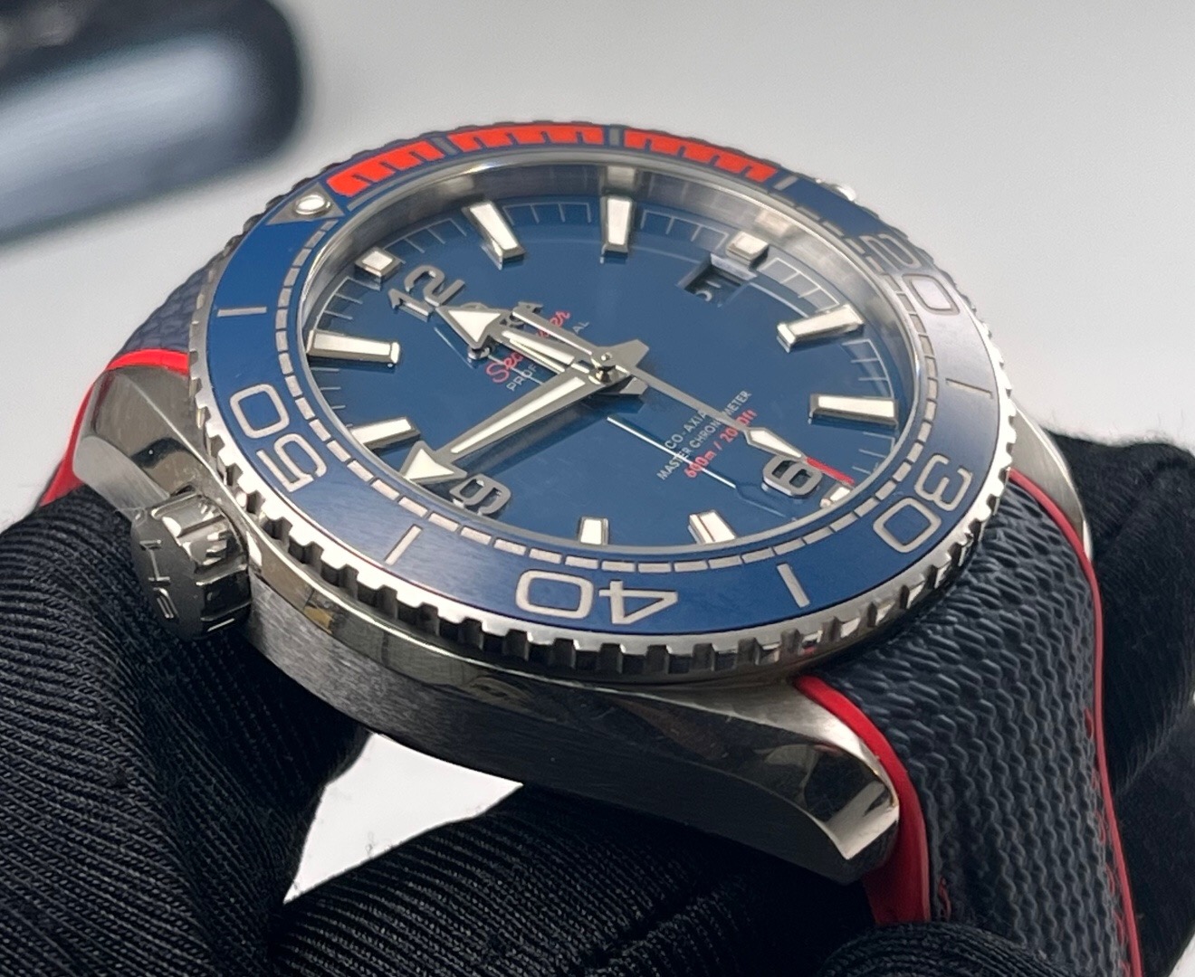 Omega 522.32.44.21.03.001 detail 2