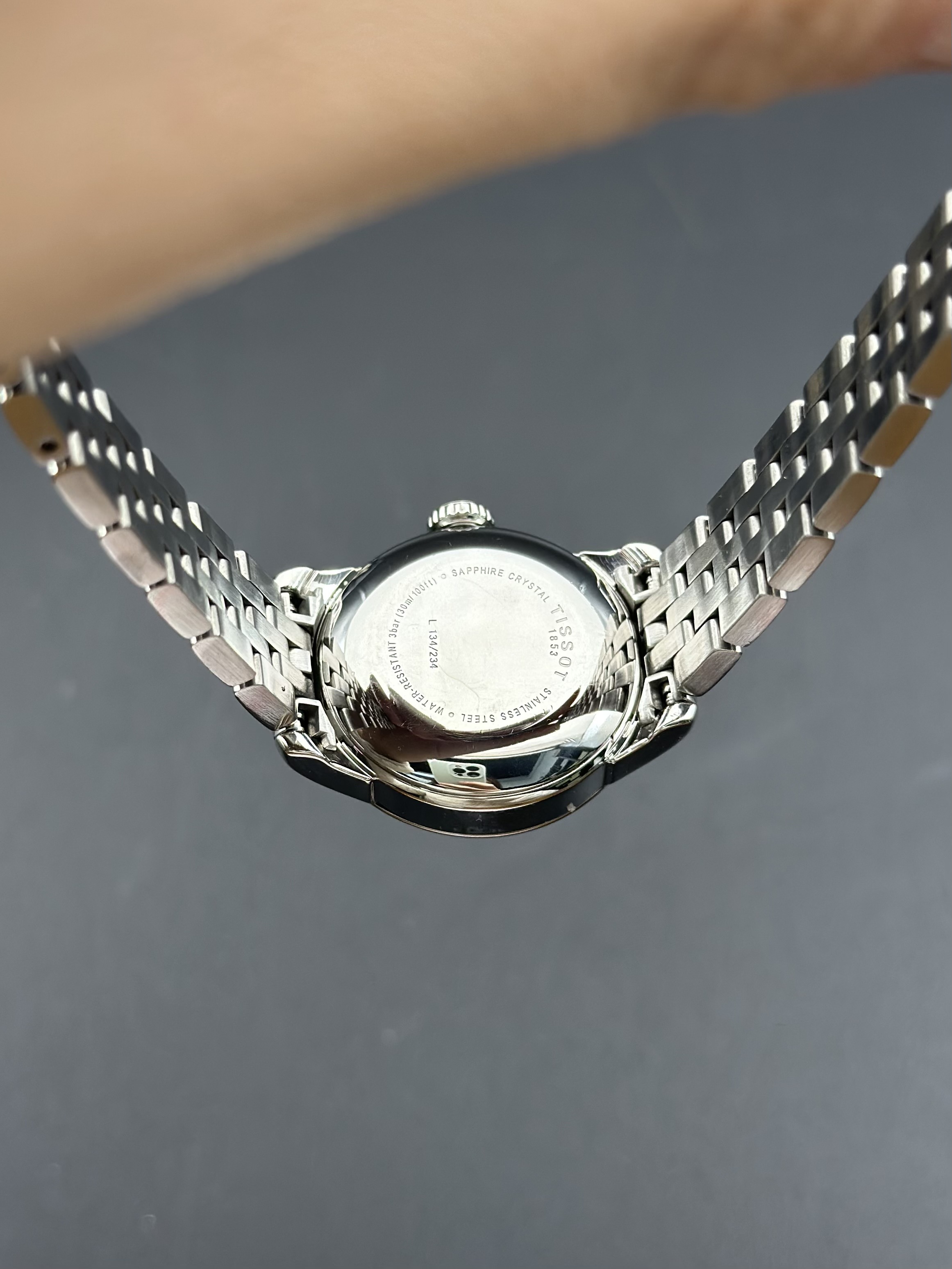 Tissot T41.1.183.33 detail 7