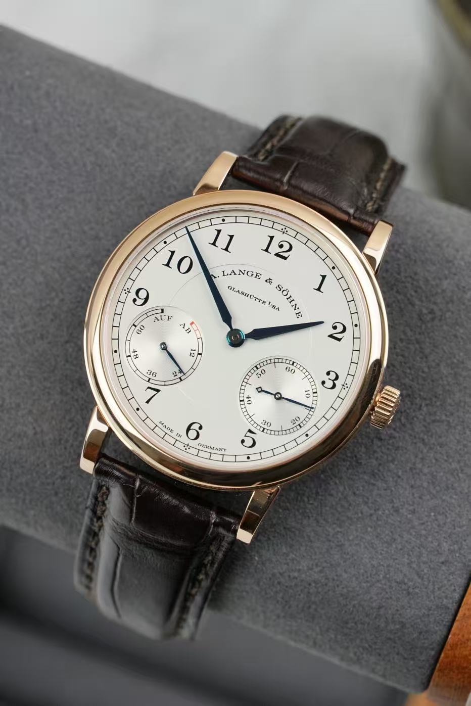 A. Lange & S&ouml;hne 234.032 detail 1