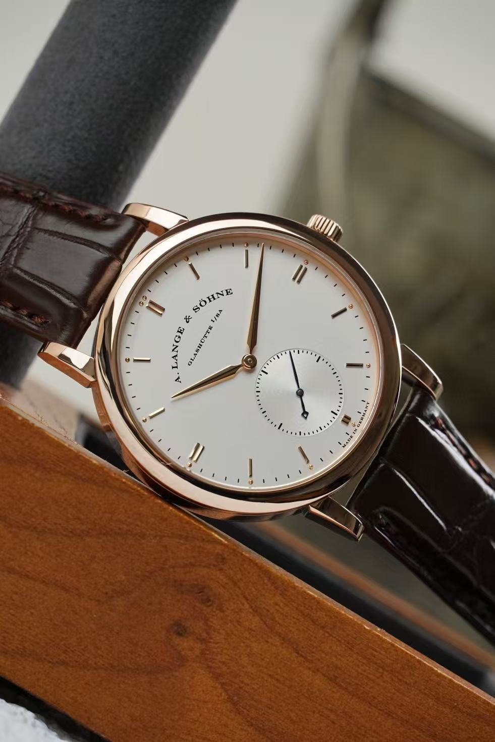 A. Lange & S&ouml;hne 307.032 detail 1
