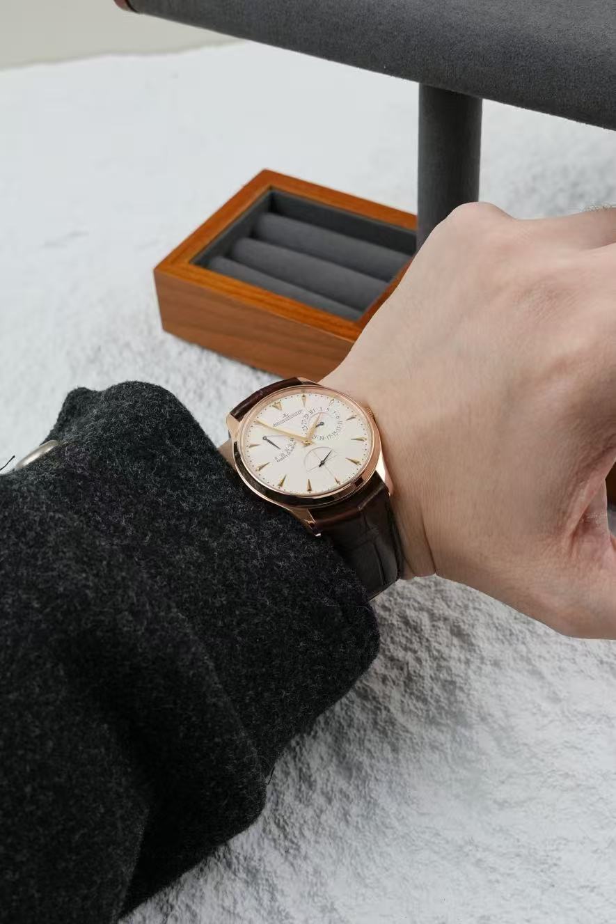 Jaeger-LeCoultre 1372520 detail 3