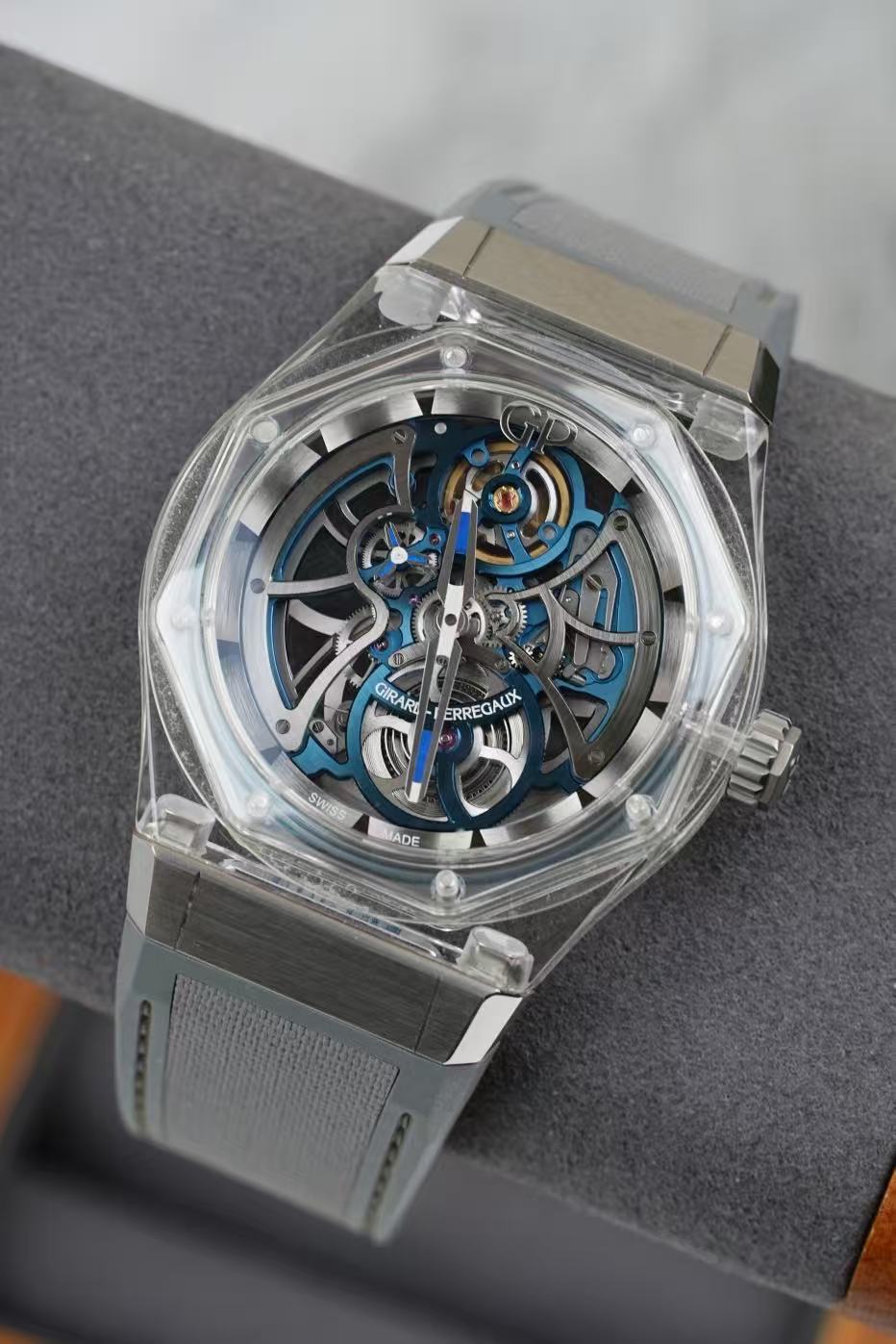 Girard Perregaux 81071 detail 1