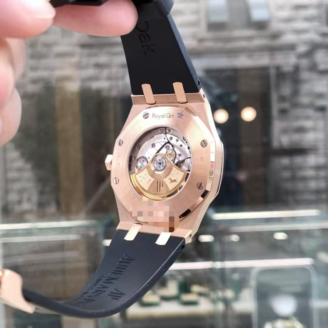 Audemars Piguet 15400OR detail 5