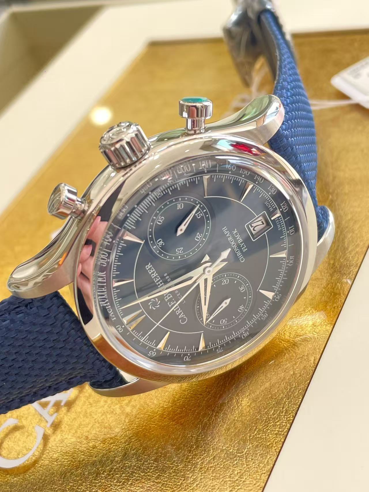 Carl F. Bucherer 00.10919.08.53.01 detail 1