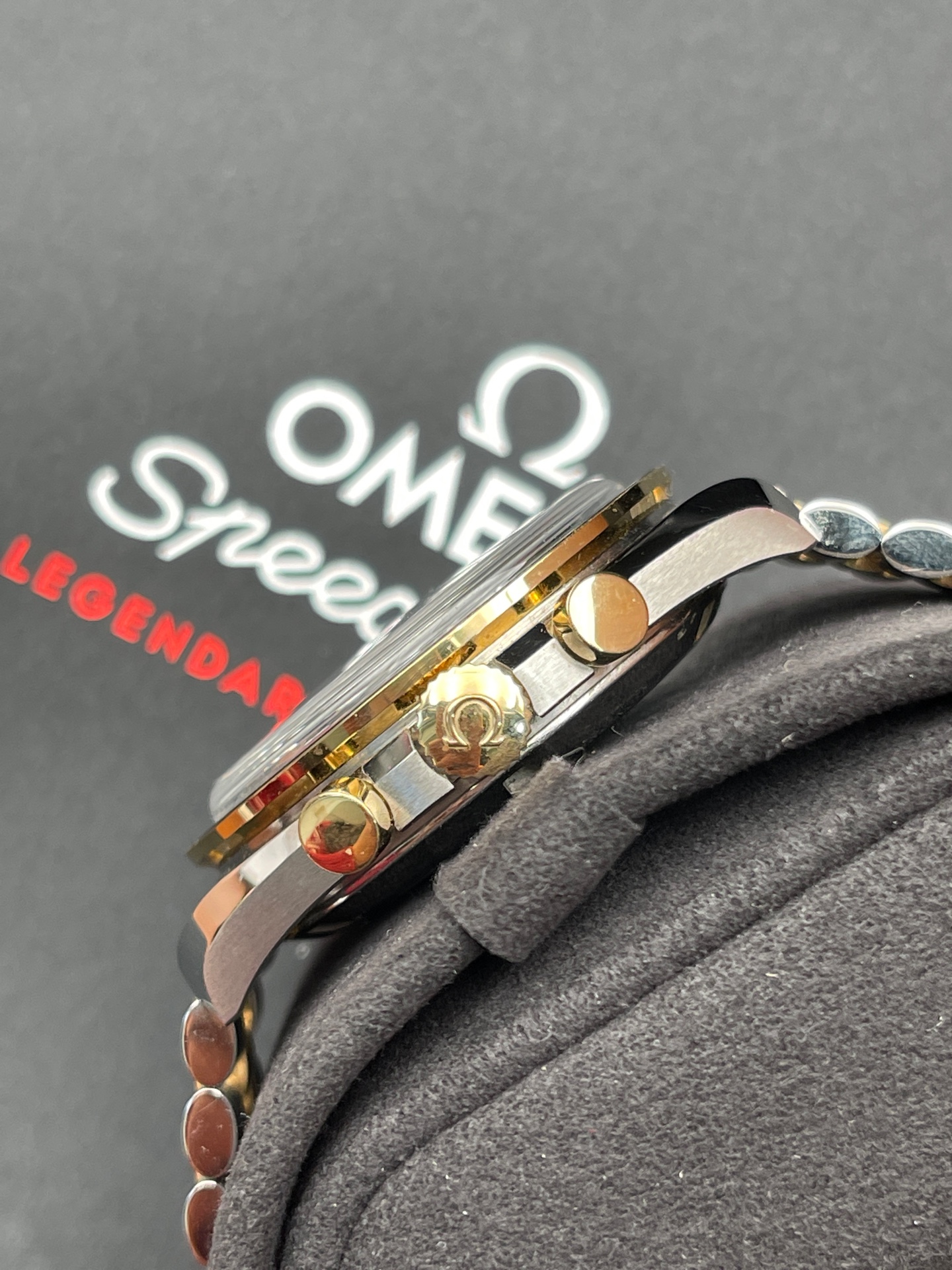 Omega 310.20.42.50.02.001 detail 1