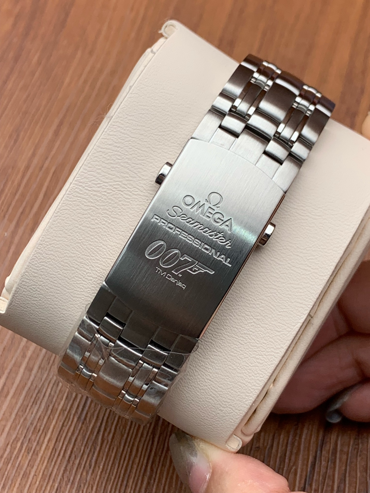 Omega 212.32.41.20.04.001 detail 4