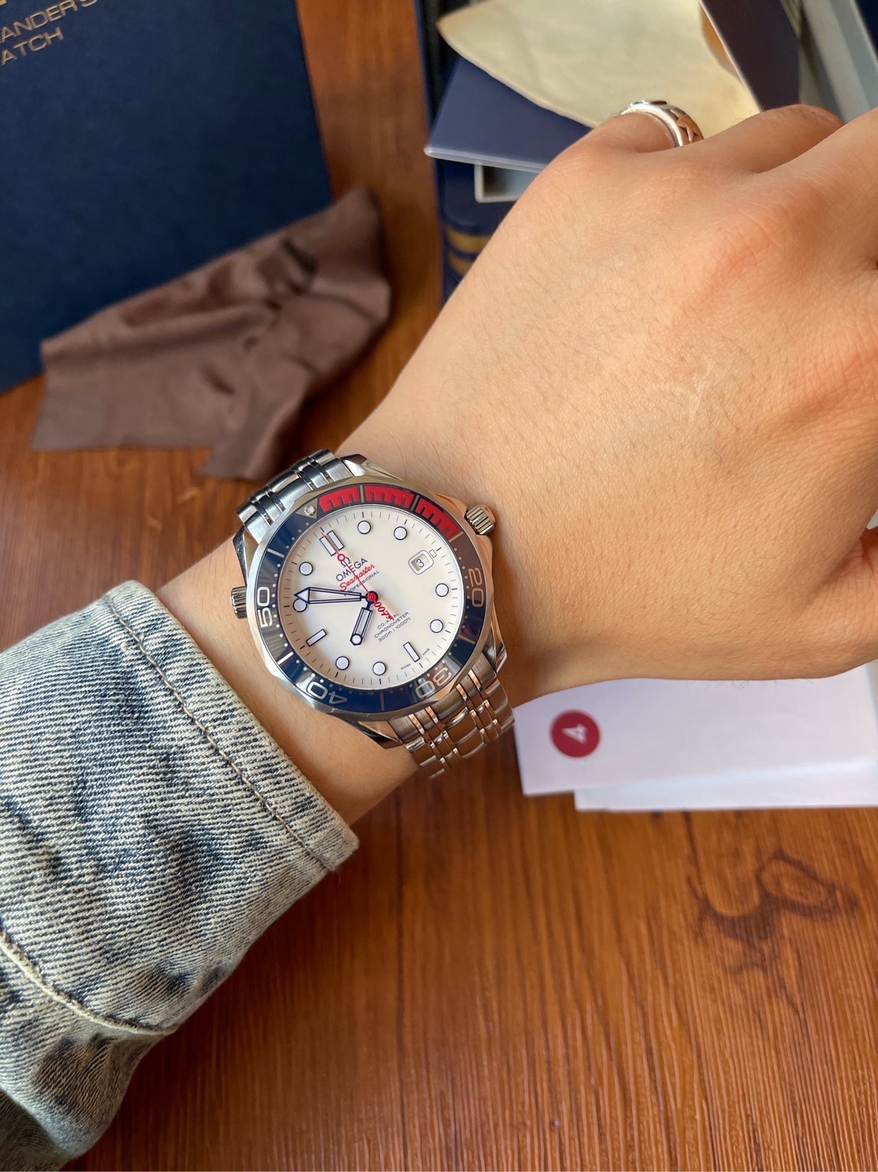 Omega 212.32.41.20.04.001 detail 5