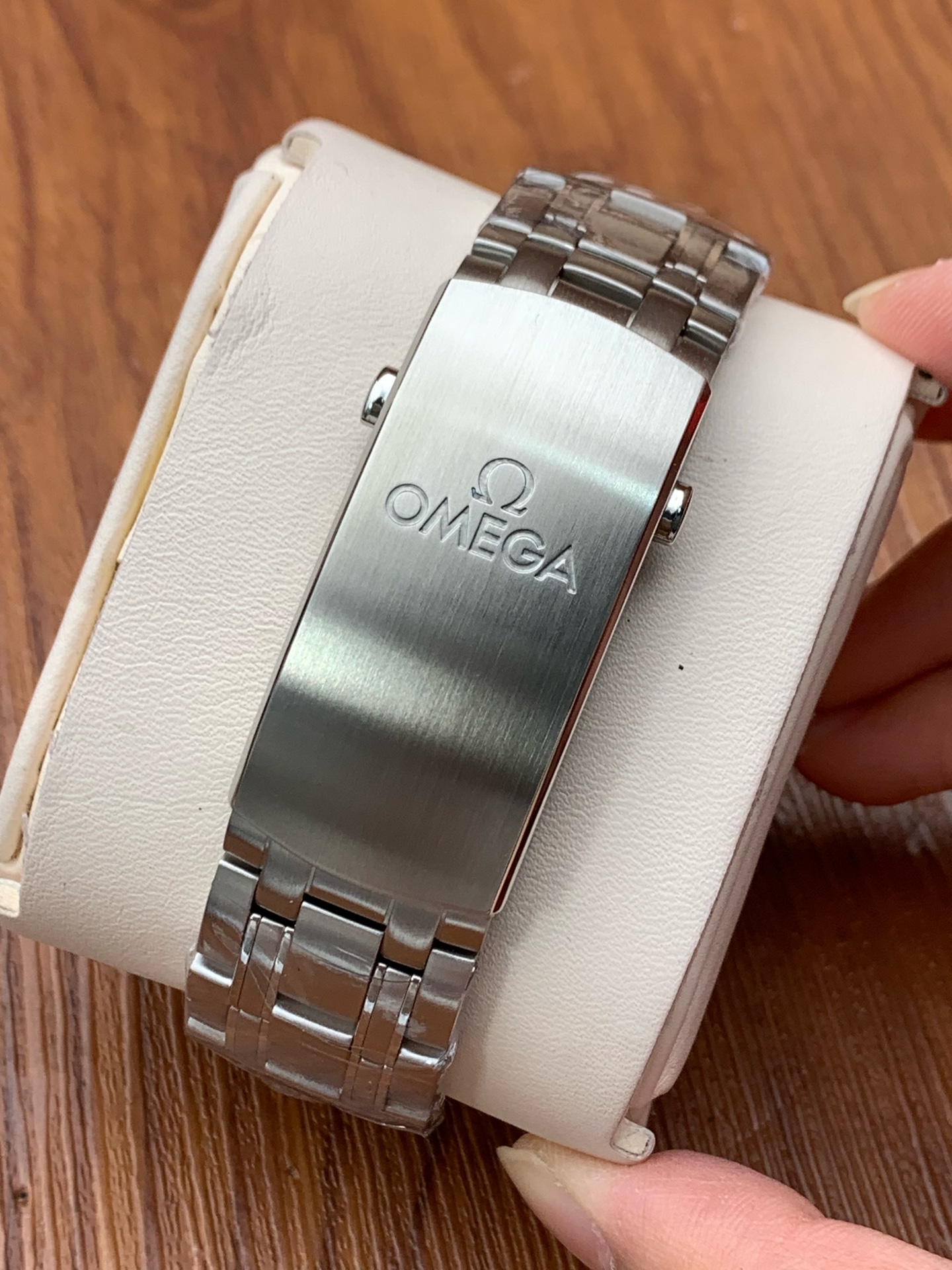 Omega 210.30.42.20.04.001 detail 4