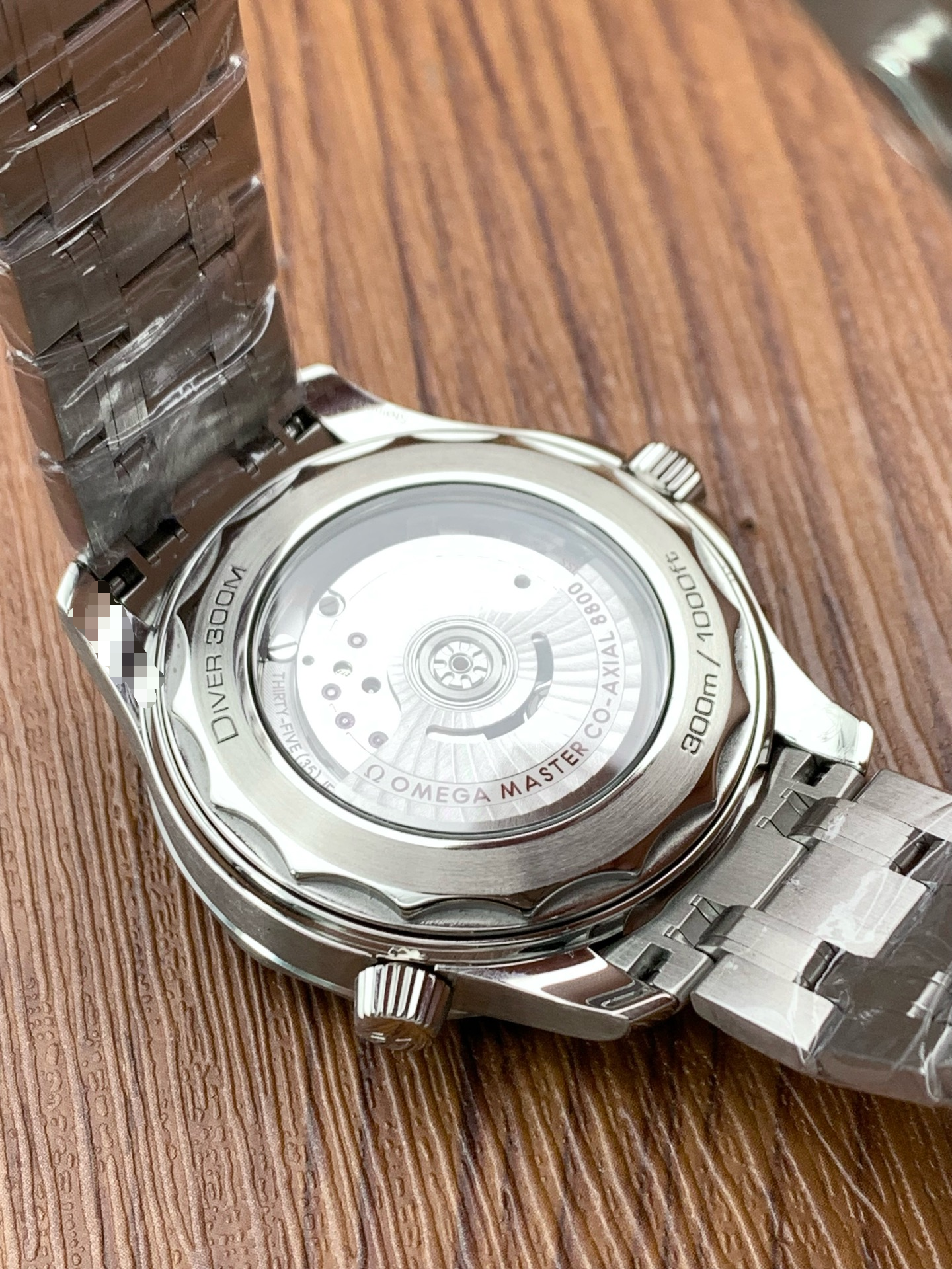 Omega 210.30.42.20.04.001 detail 3