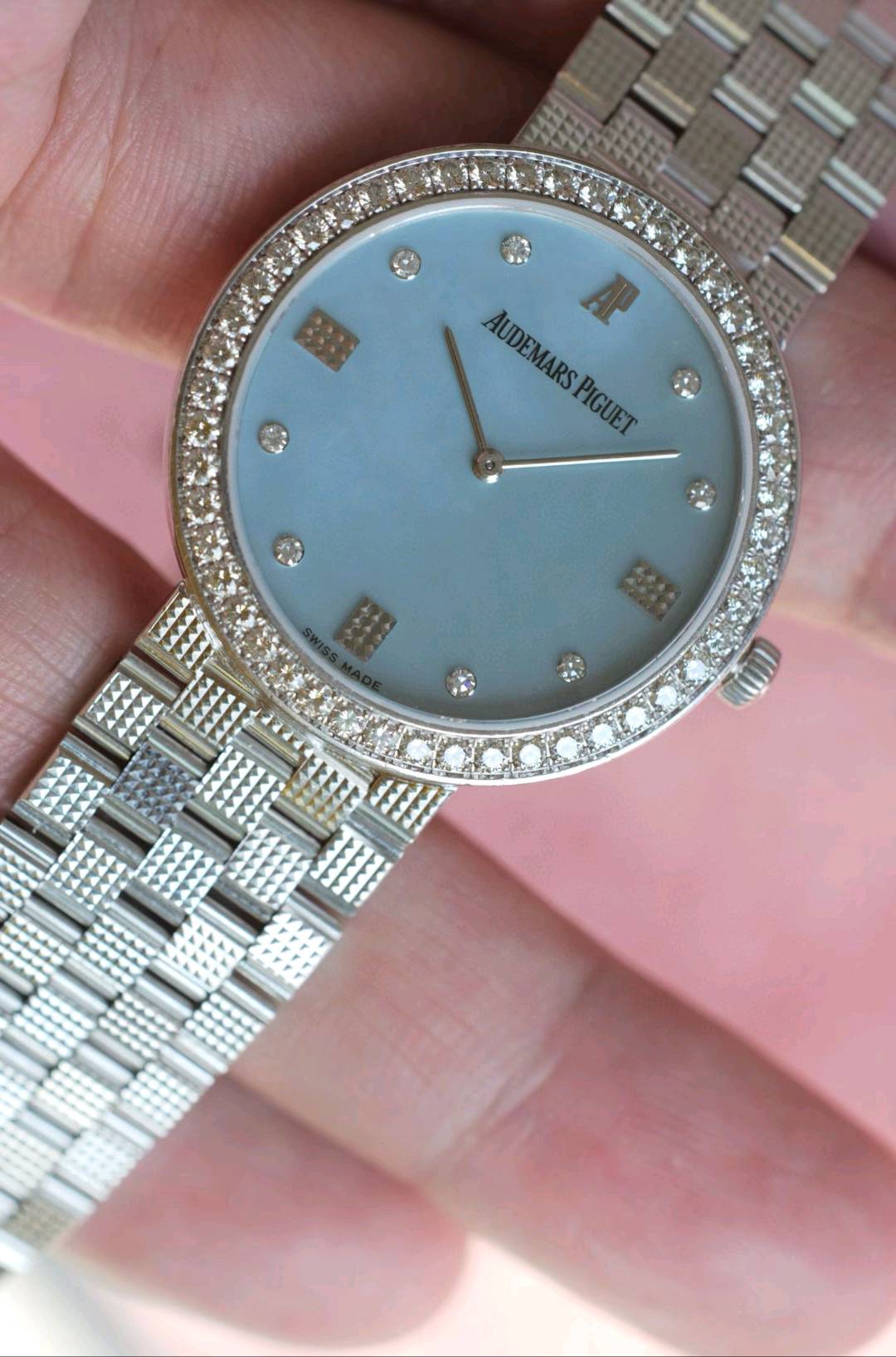 Audemars Piguet 15071BC detail 2