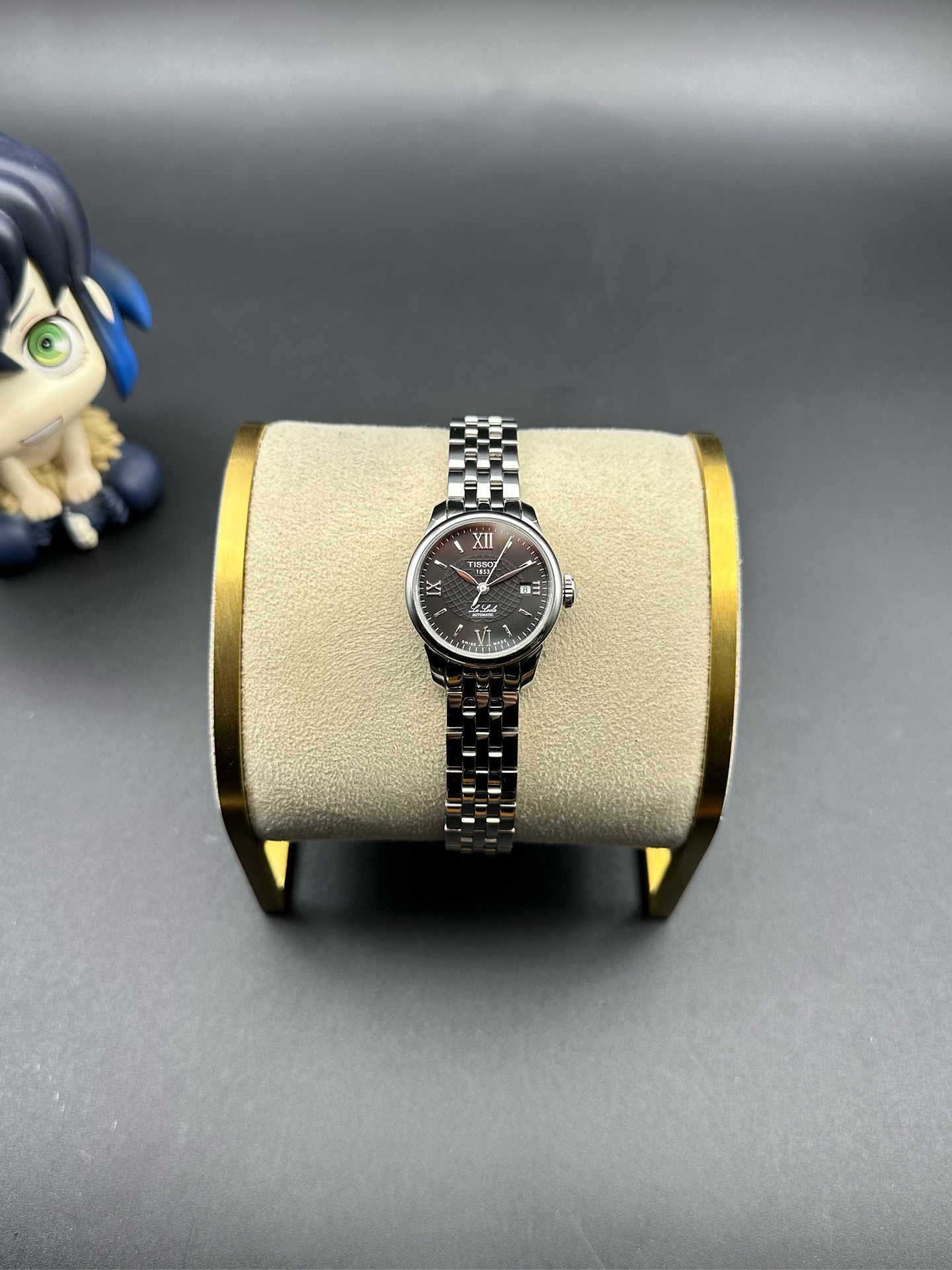 Tissot T41.1.183.53 detail 2