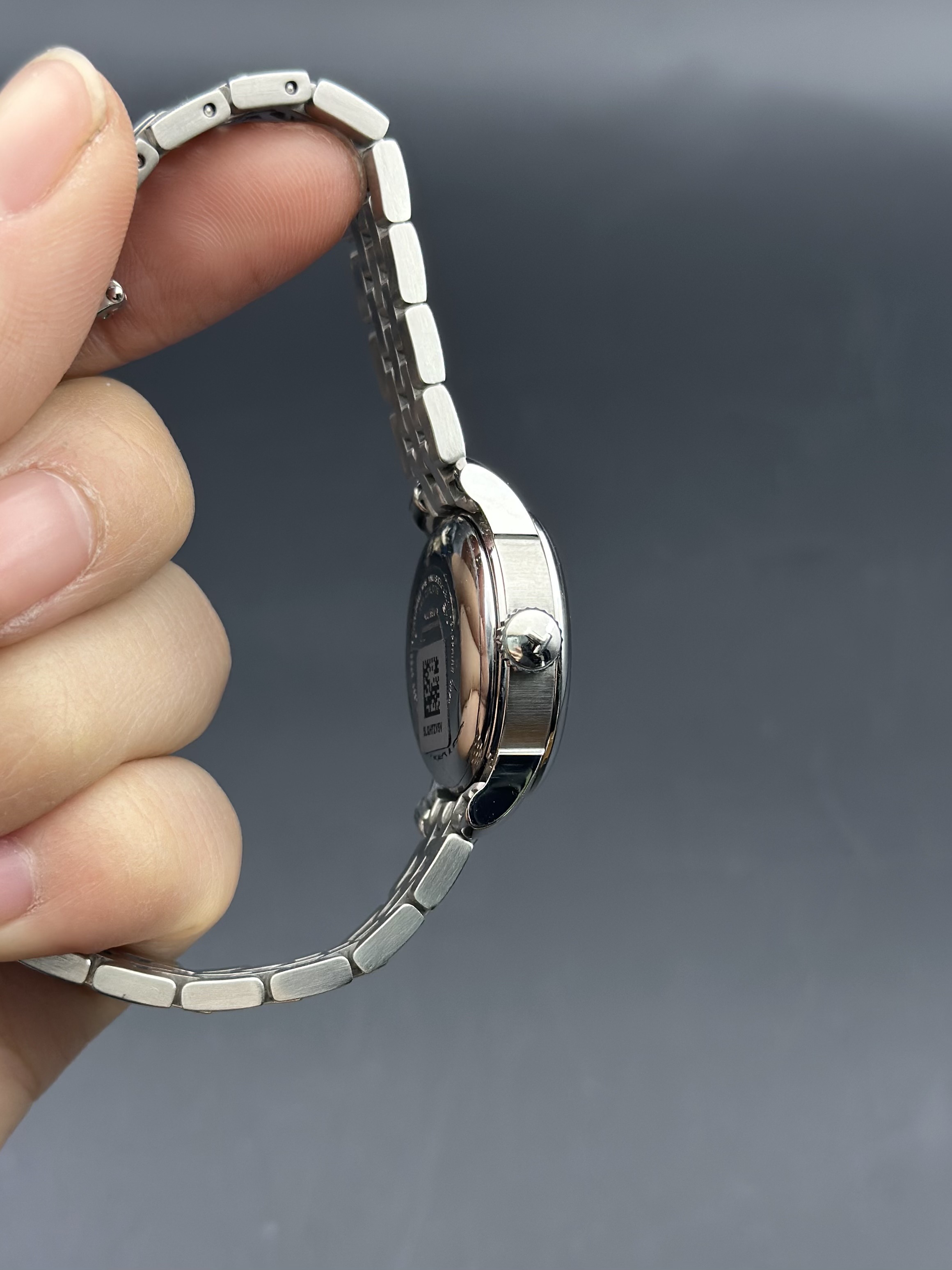 Tissot T41.1.183.53 detail 4