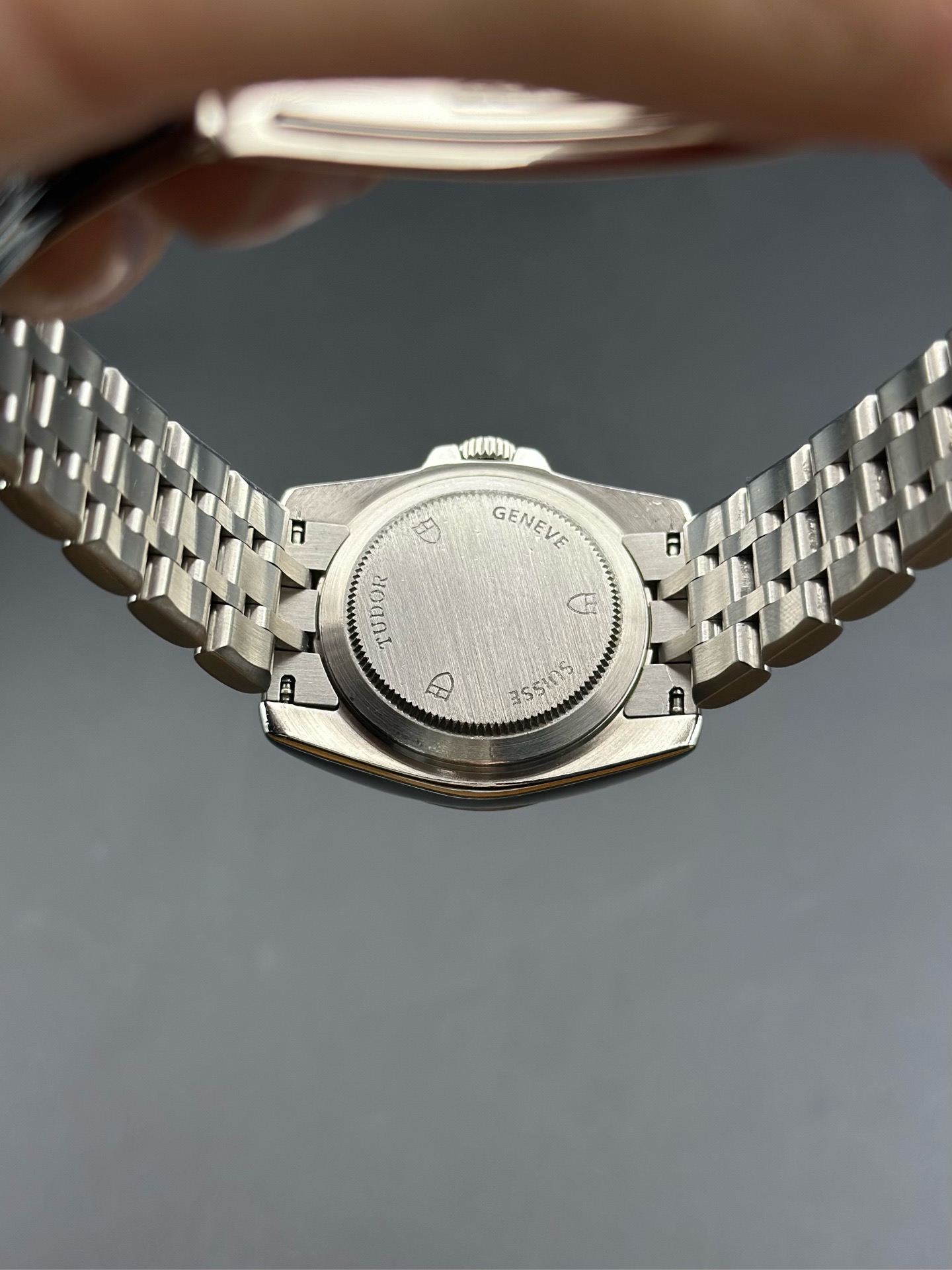 Tudor 24040 detail 7